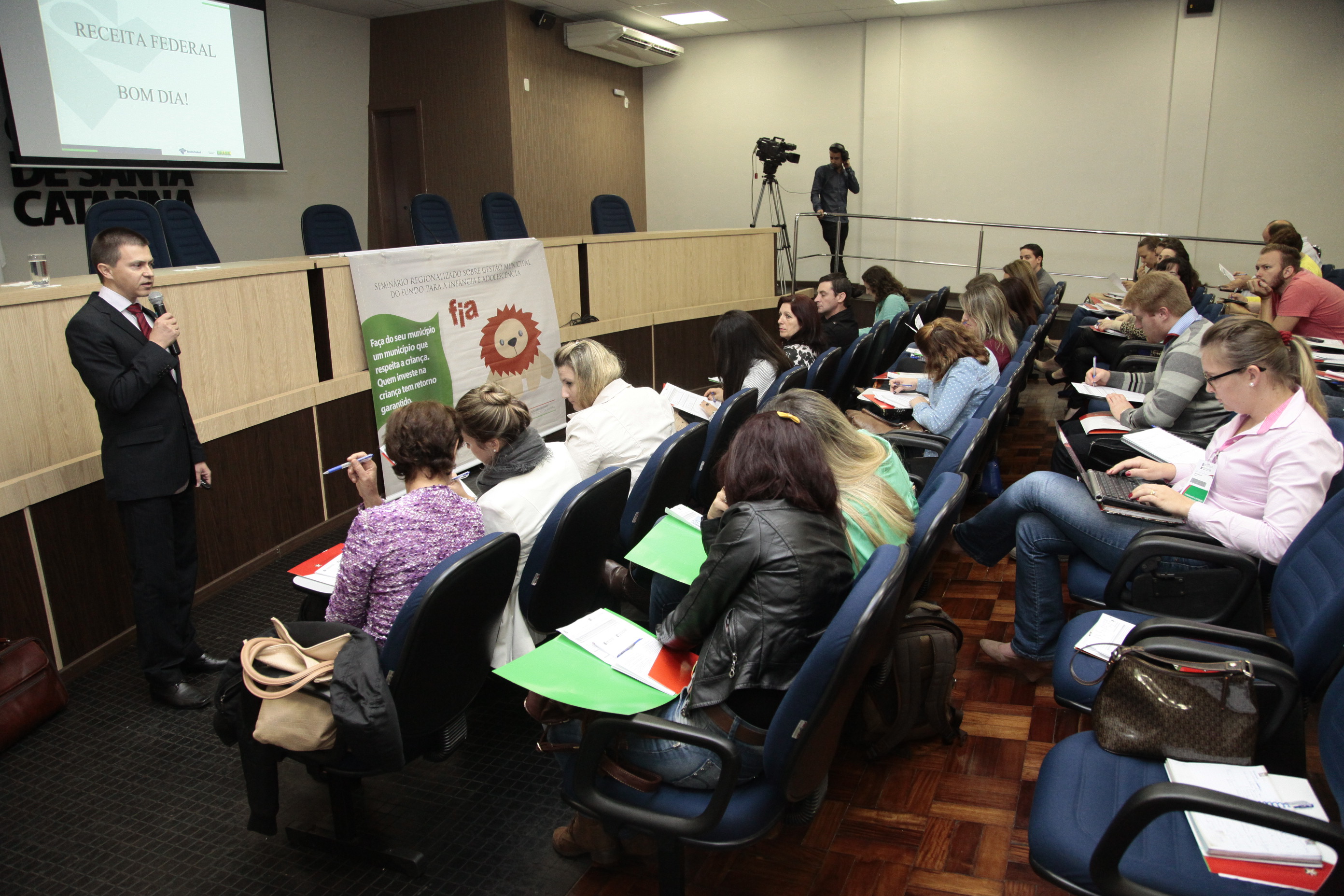 Seminário sobre o Fundo para a Infância e Adolescência Estadual (FIA) - Chapecó. Roberto Forcelius. Foto: Miriam Zomer/Agência AL