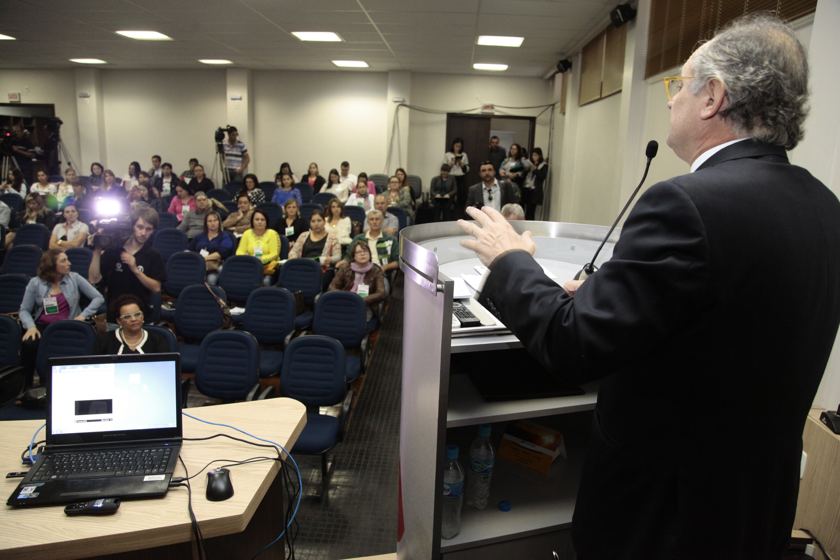 Seminário sobre o Fundo para a Infância e Adolescência Estadual (FIA) - Chapecó. Deputado Vicente Caropreso (PSDB) - Foto: Miriam Zomer/Agência AL