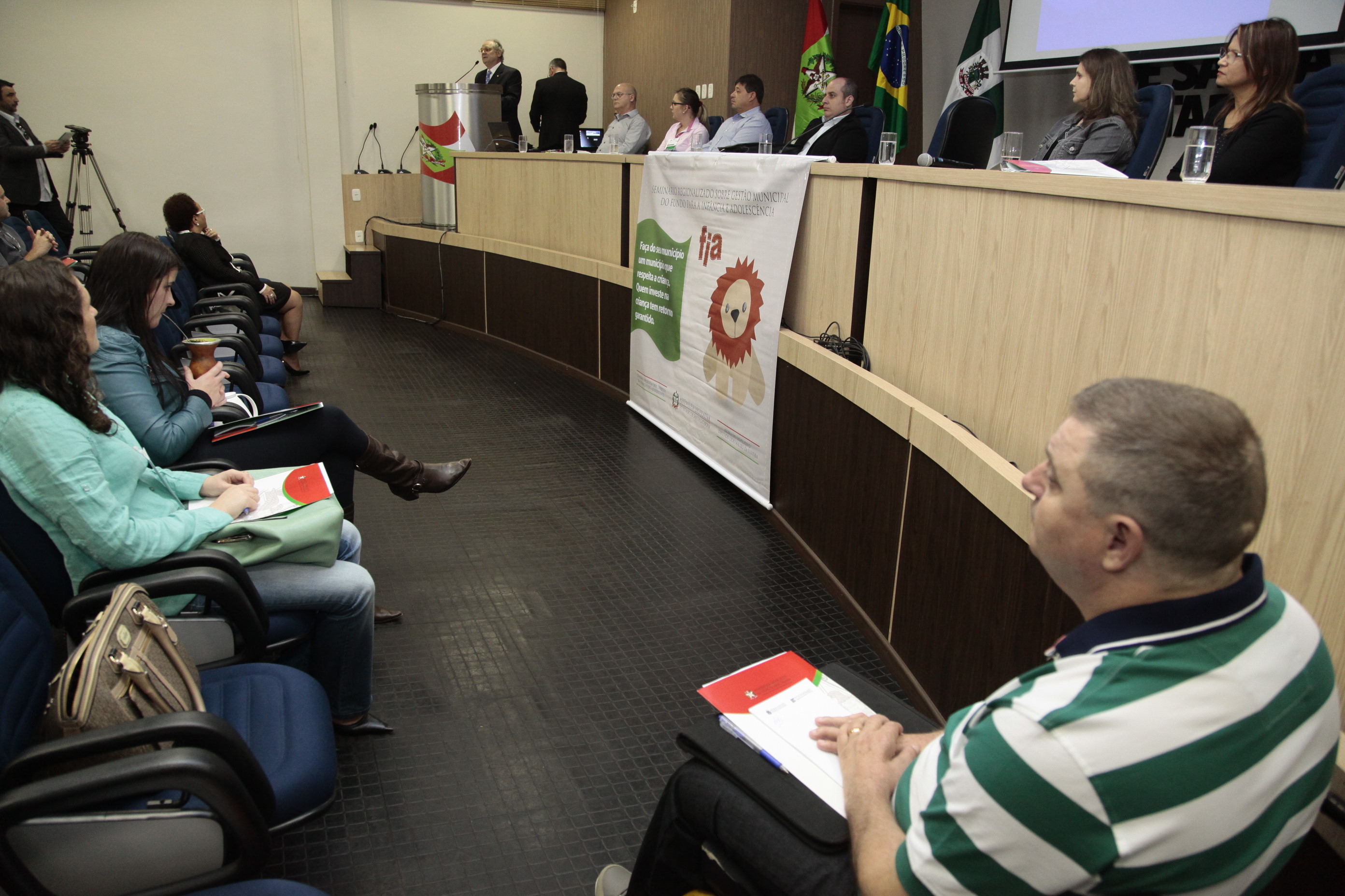 Seminário sobre o Fundo para a Infância e Adolescência Estadual (FIA) - Chapecó. Foto: Miriam Zomer/Agência AL