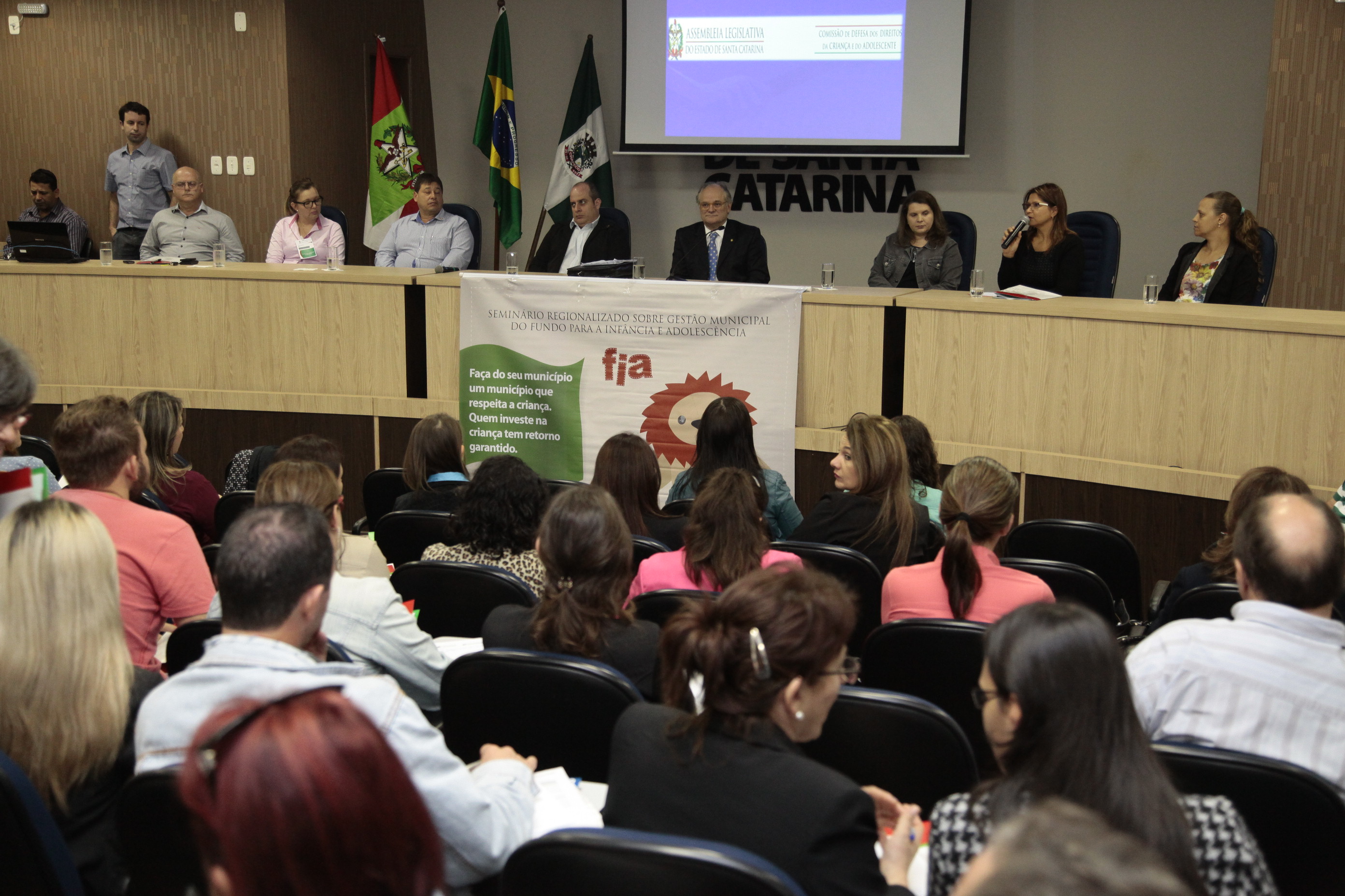 Seminário sobre o Fundo para a Infância e Adolescência Estadual (FIA) - Chapecó. Foto: Miriam Zomer/Agência AL