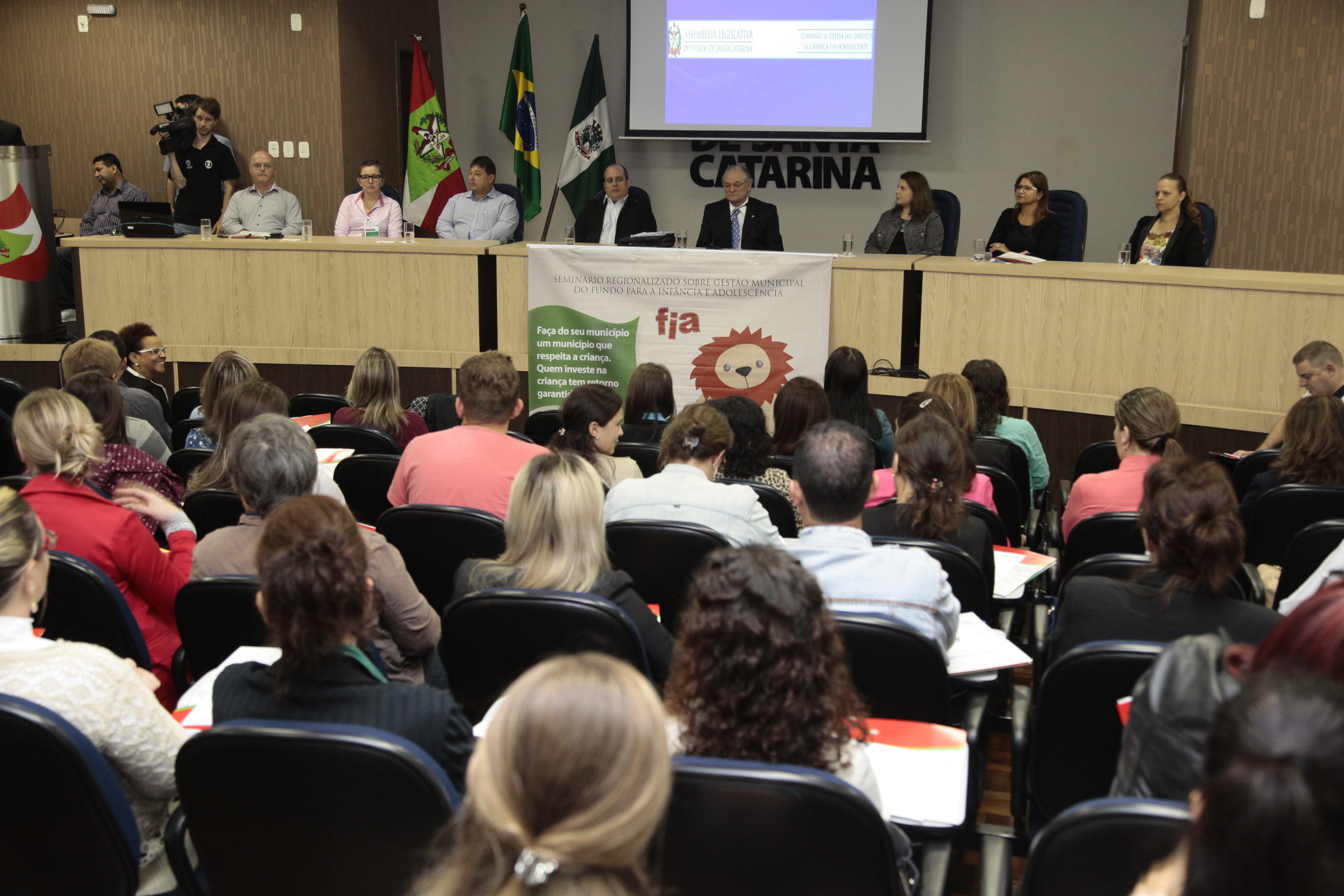 Seminário sobre o Fundo para a Infância e Adolescência Estadual (FIA) - Chapecó. Foto: Miriam Zomer/Agência AL