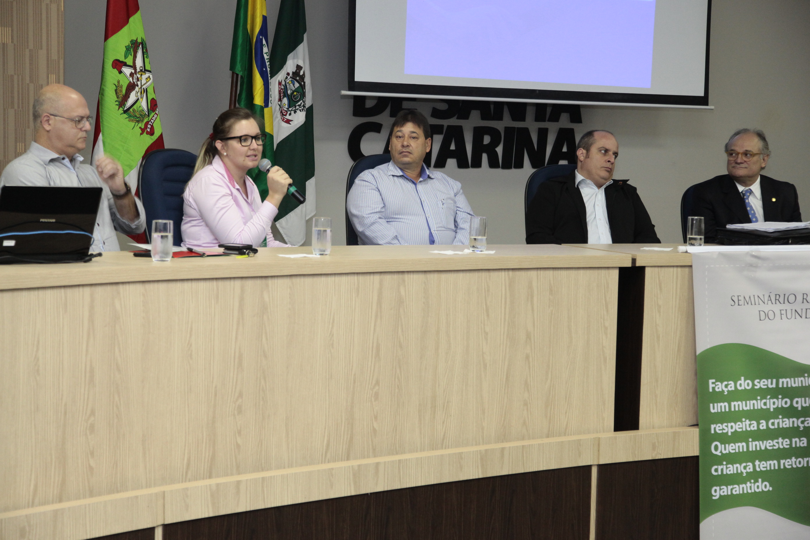 Seminário sobre o Fundo para a Infância e Adolescência Estadual (FIA) - Chapecó.  Paula Fernanda Gai. Foto: Miriam Zomer/Agência AL
