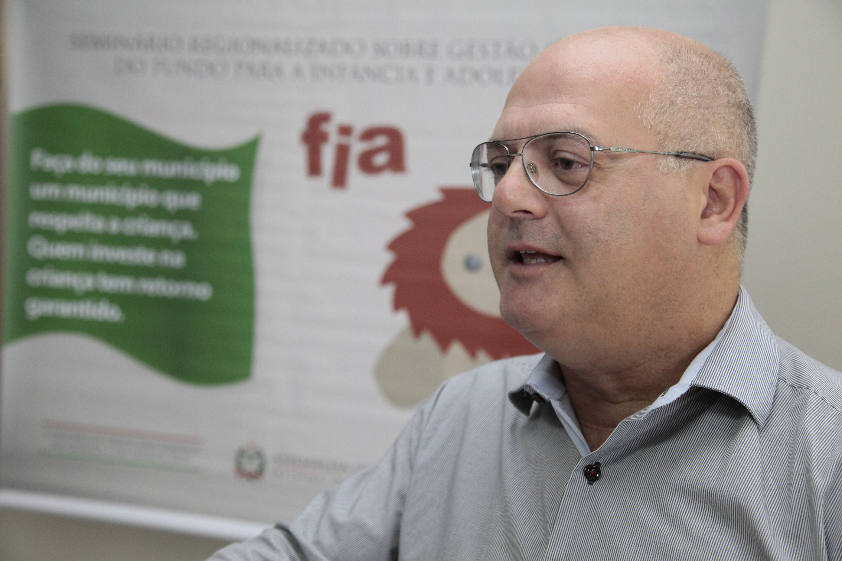 Seminário sobre o Fundo para a Infância e Adolescência Estadual (FIA) - Chapecó. Padre Luis Antonio Caon. Foto: Miriam Zomer/Agência AL