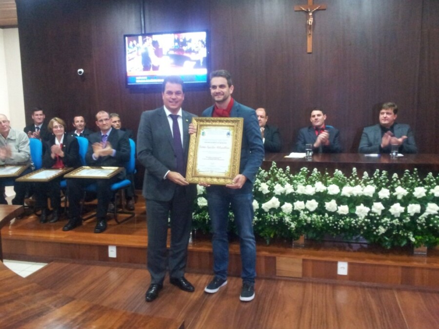 Deputado Rodrigo Minotto na sessão solene em Nova Veneza