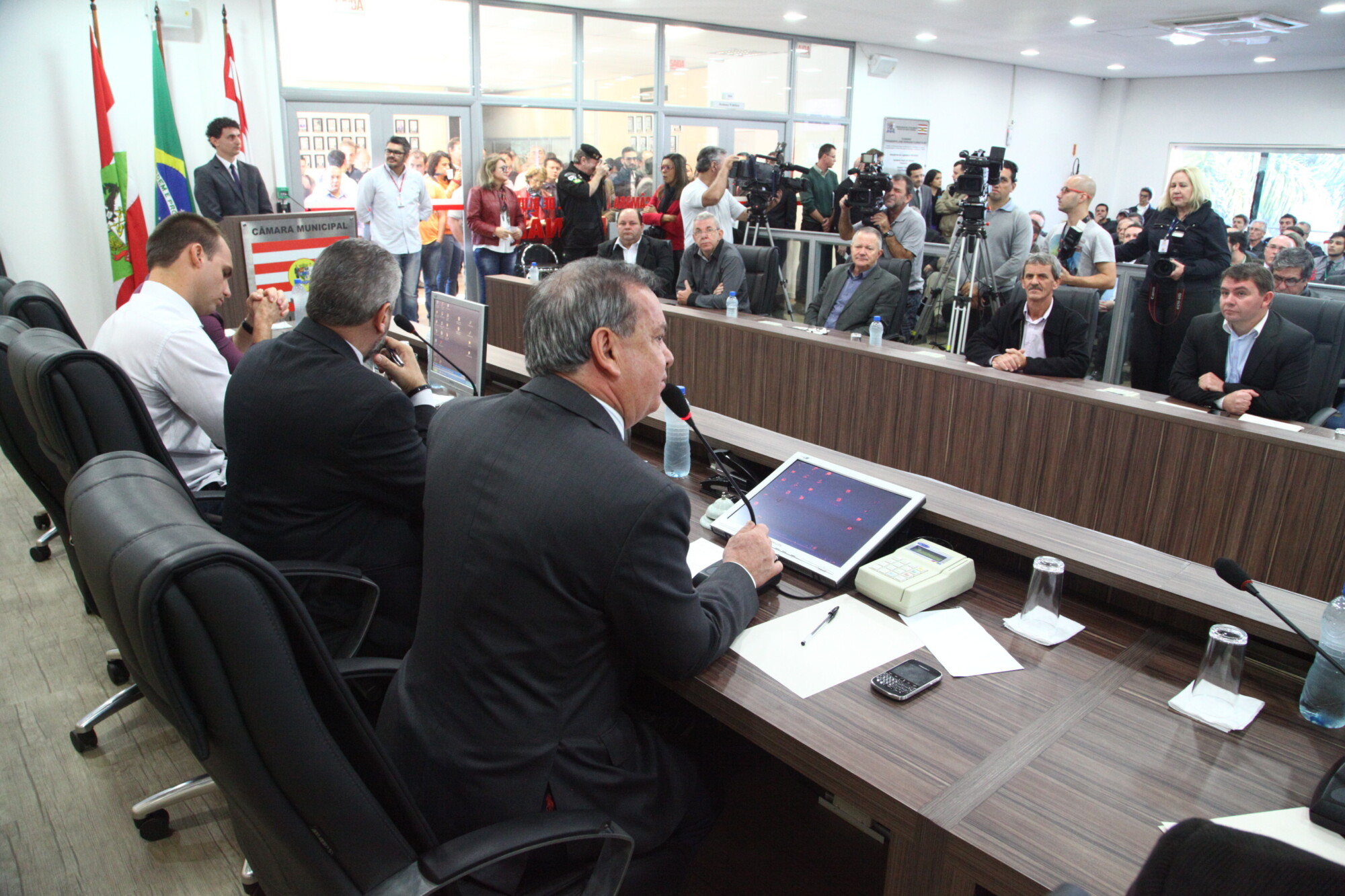 Blumenauenses defendem revisão do estatuto do desarmamento