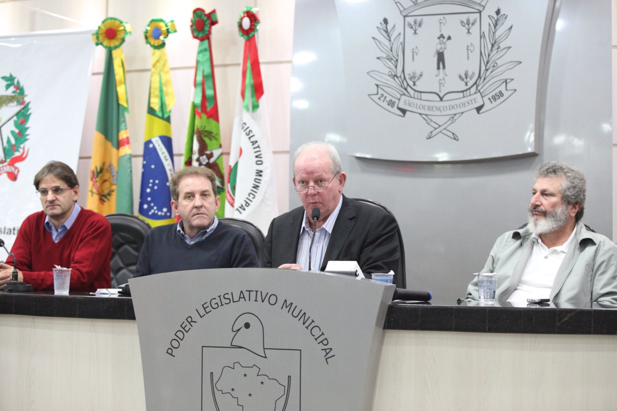 Deputados Marcos Vieira, presidente da Comissão de Finanças, Neodi Saretta, Valmir Comin e Padre Pedro Baldissera em São Lourenço do Oeste