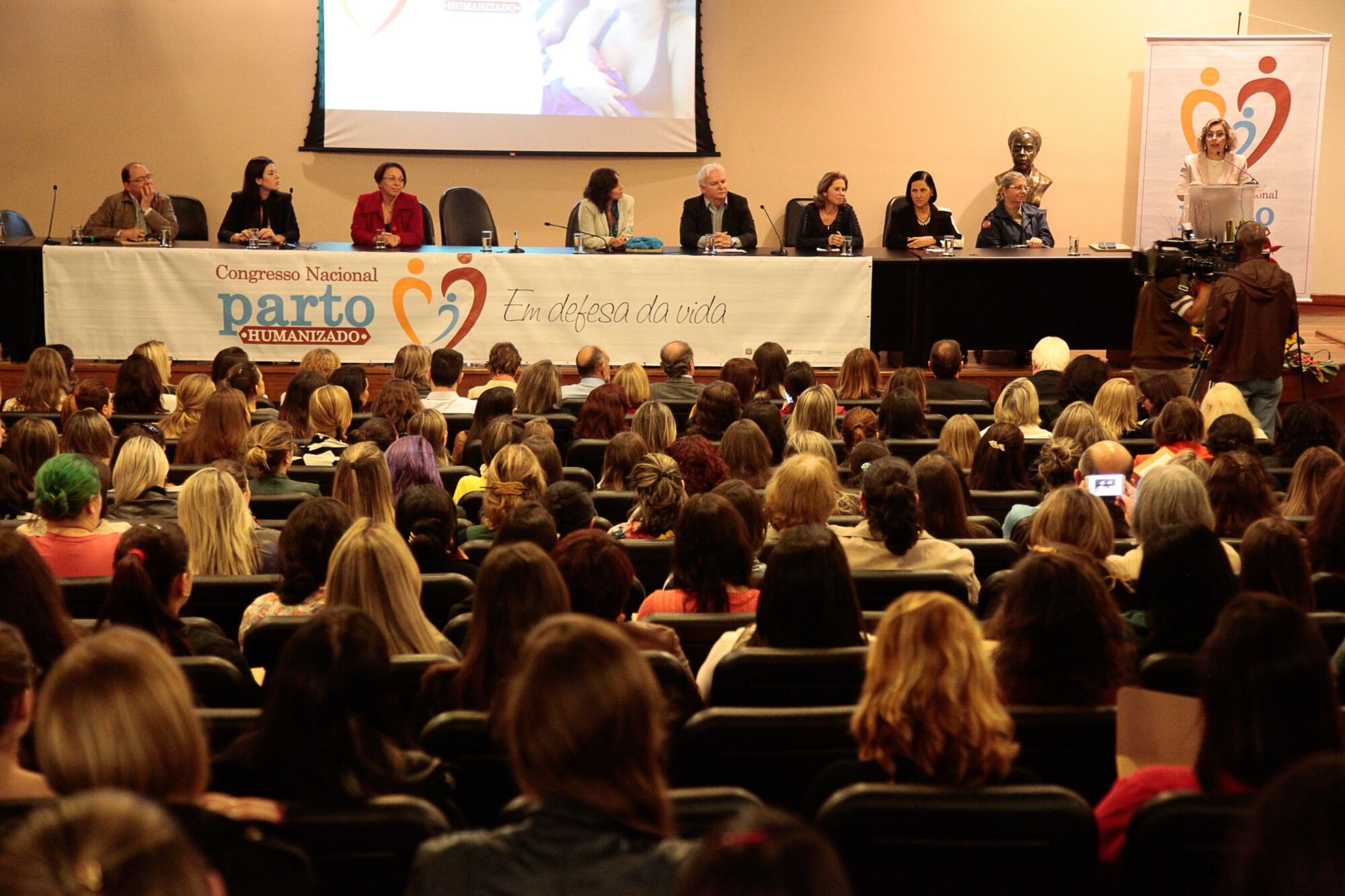 Doulas e racismo são temas de palestras do Congresso do Parto Humanizado