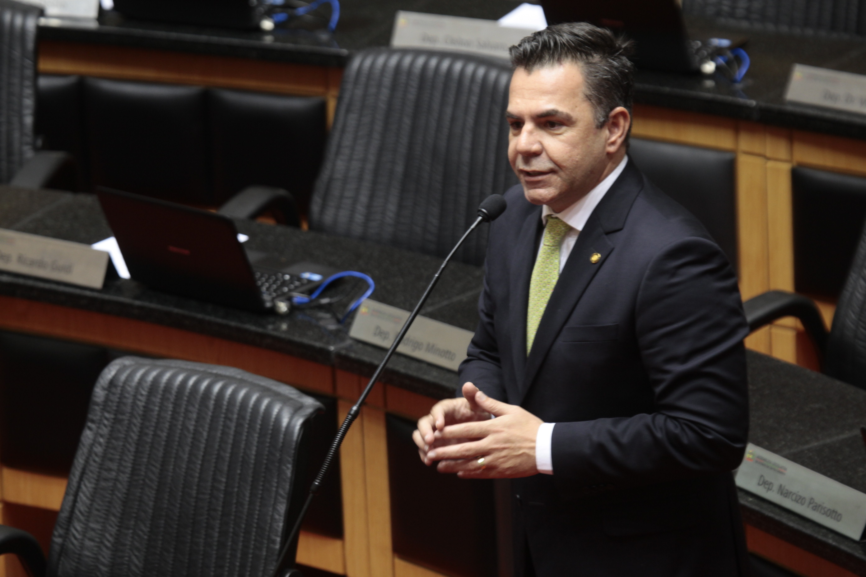 Sessão Ordinária  - Plenário Osni Régis. Deputado Luiz Fernando Vampiro (PMDB) - Foto: Humberto Gesser/Agência AL