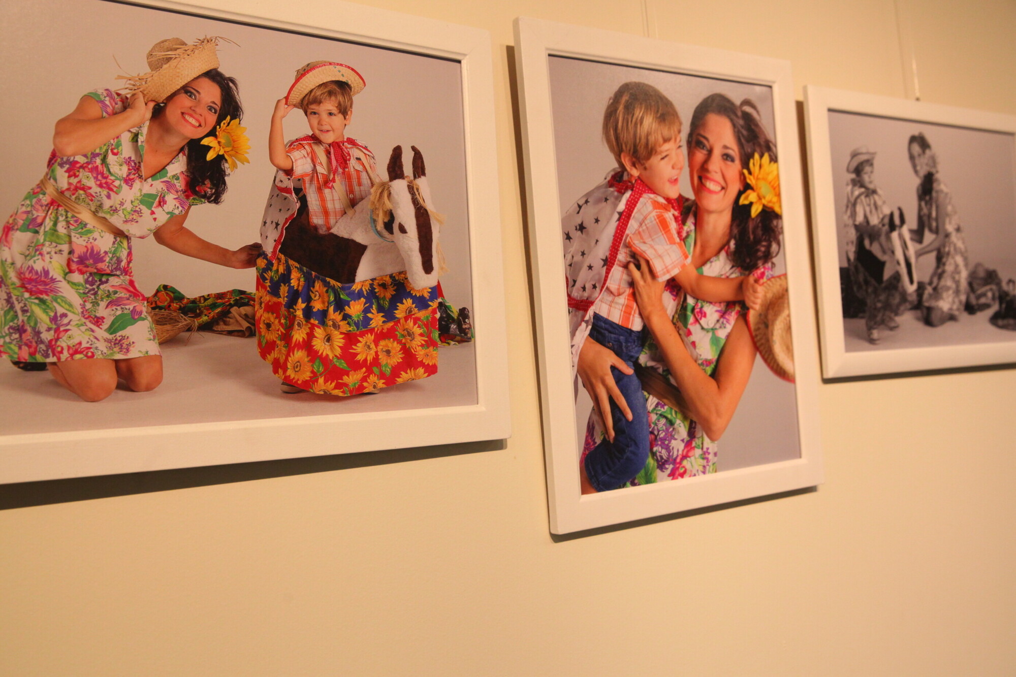 Amor materno é tema de exposição fotográfica na Assembleia