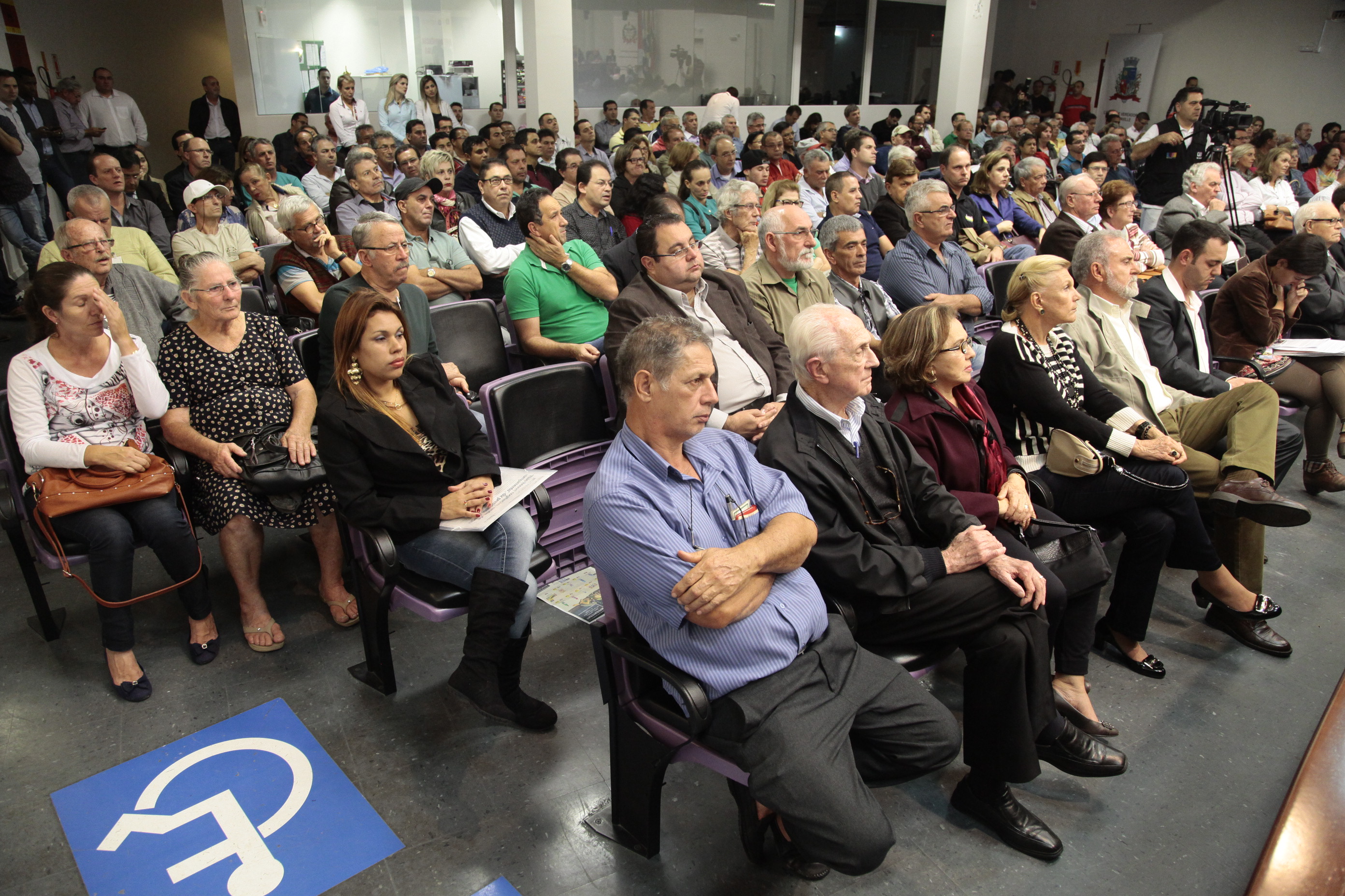 Audiência Pública para debater a Demarcação dos terrenos de Marinha - Joinville. Foto: Miriam Zomer/Agência AL