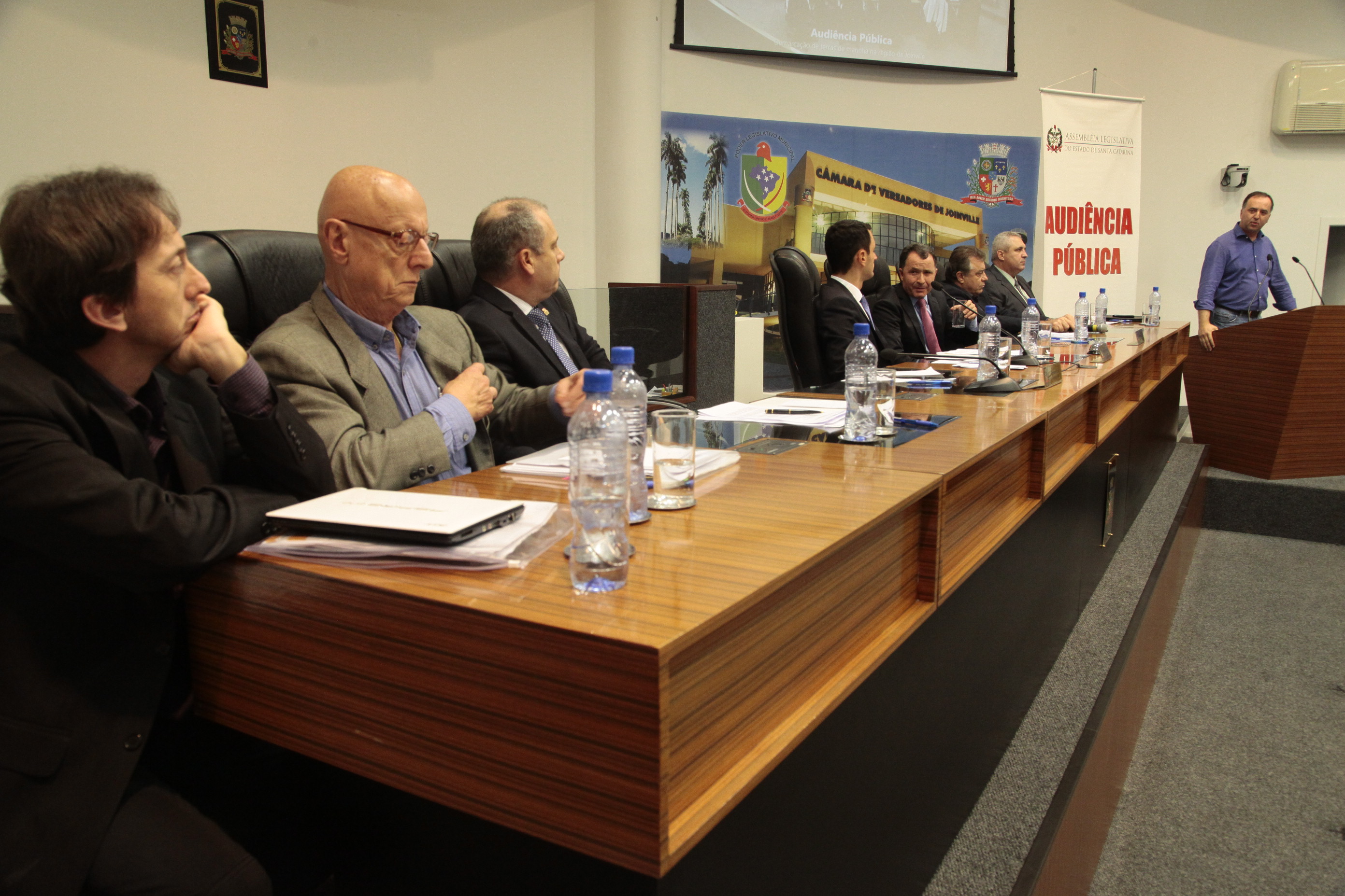 Audiência Pública para debater a Demarcação dos terrenos de Marinha - Joinville. Foto: Miriam Zomer/Agência AL