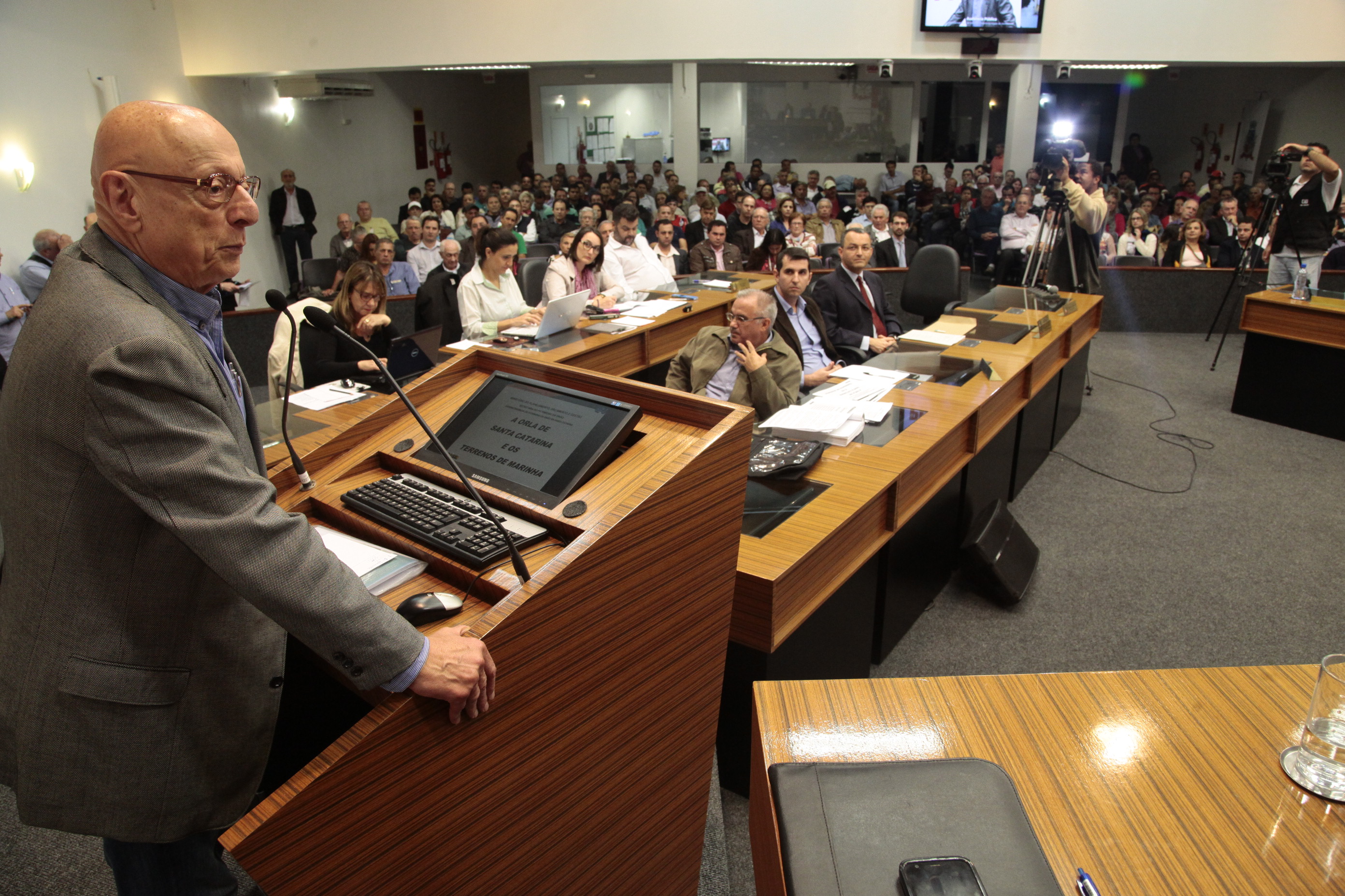Audiência Pública para debater a Demarcação dos terrenos de Marinha - Joinville. Deputado Federal Esperidião Amin (PP). Foto: Miriam Zomer/Agência AL