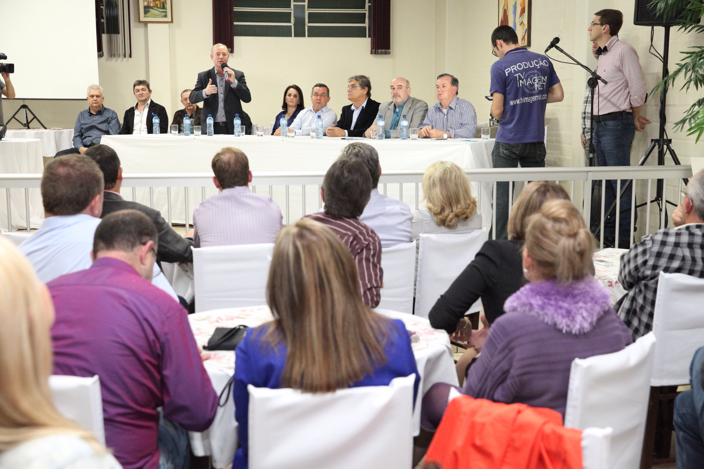 Presidente Interino da Alesc, Deputado Aldo Schneider, assina ordem de serviço da Casan em Ibirama. Foto: Fábio Queiroz / Agência AL
