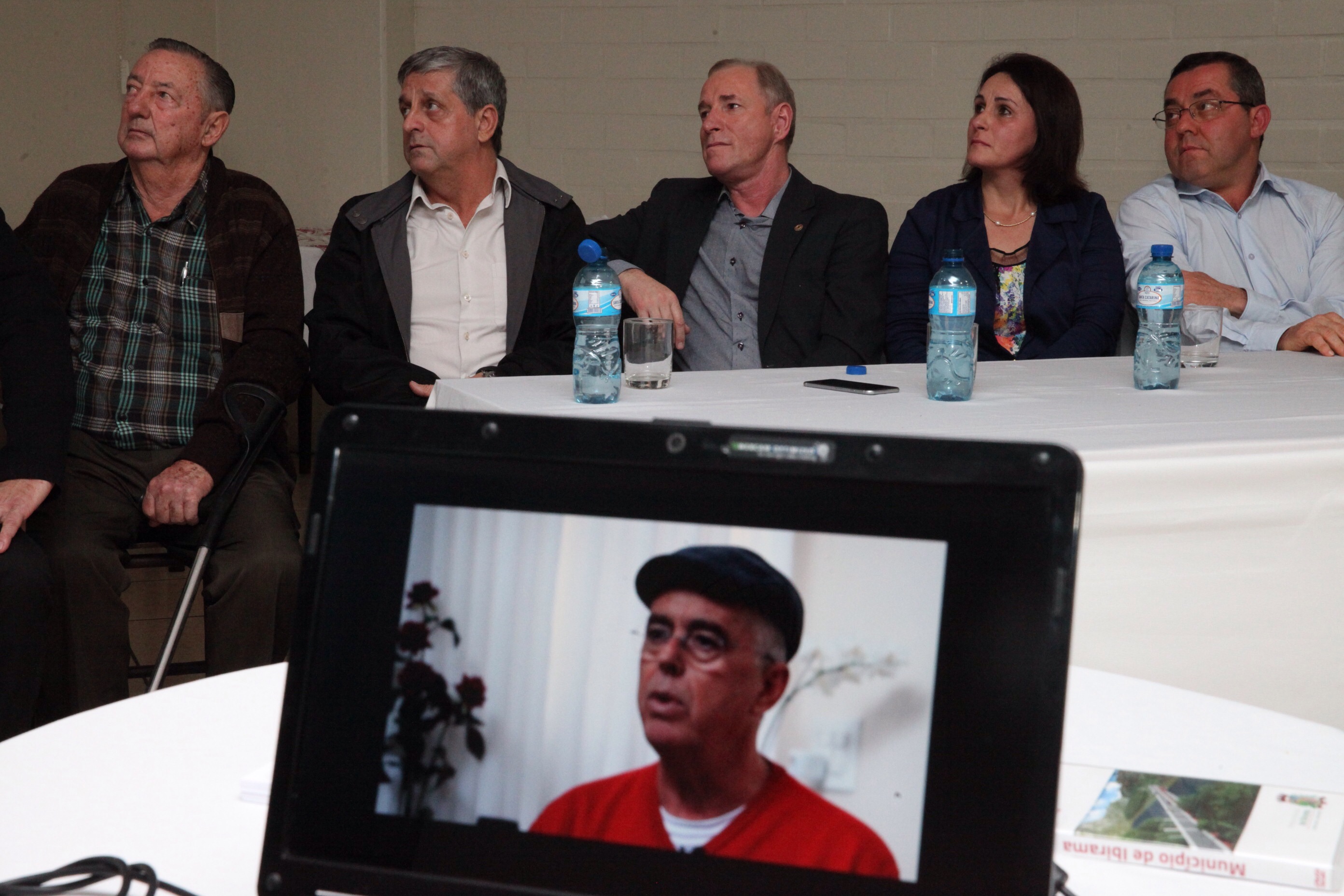 Presidente Interino da Alesc, Deputado Aldo Schneider, assina ordem de serviço da Casan em Ibirama. Foto: Fábio Queiroz / Agência AL