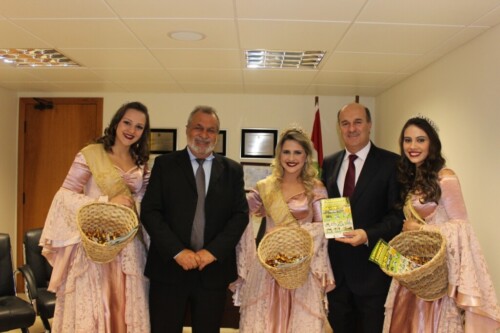Zé Milton recebe soberanas do 5ª Banarroz