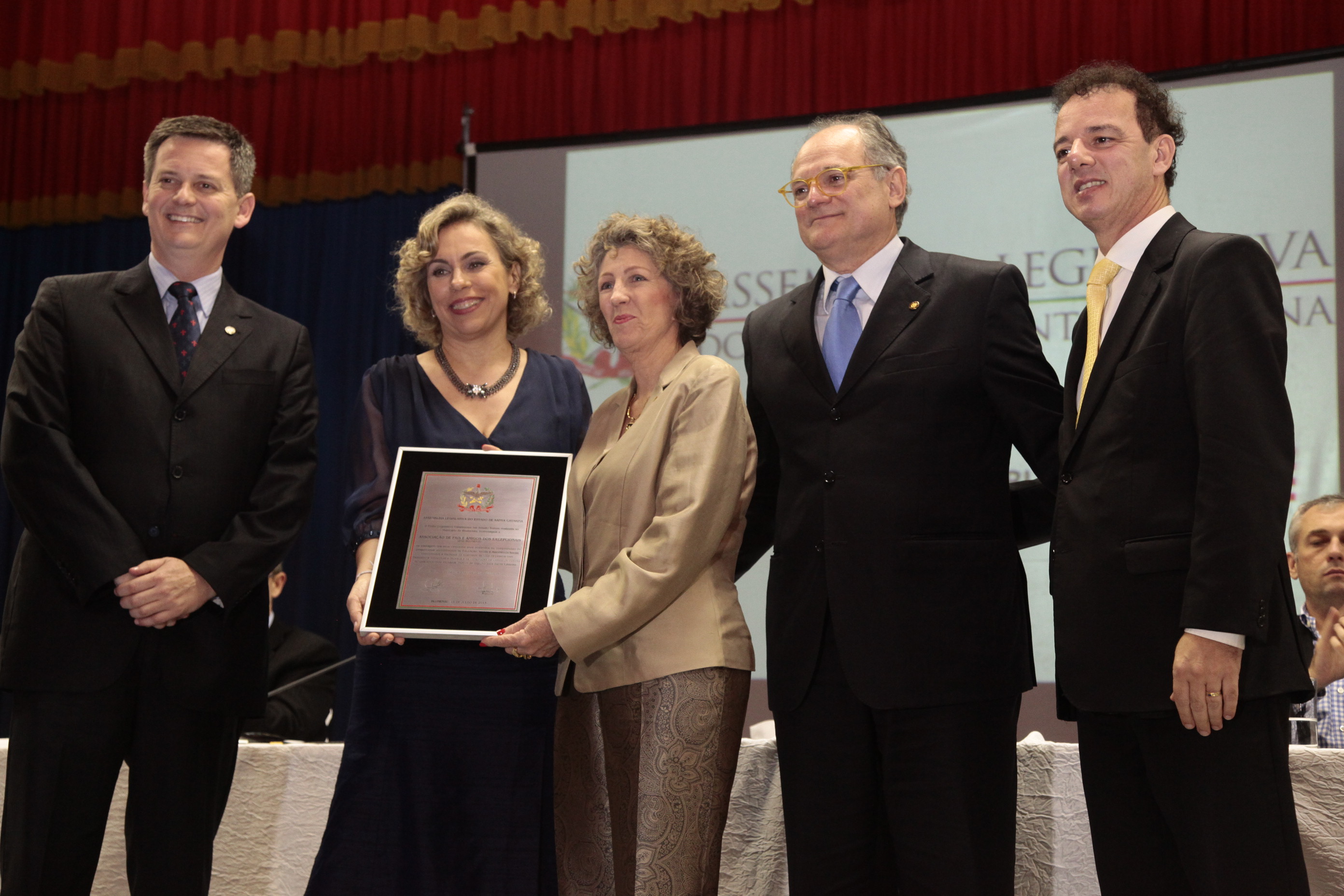 Sessão Solene em homenagem à Associação de Pais e Amigos dos Excepcionais (APAE) de Blumenau pela passagem dos seus 50 anos. Foto: Miriam Zomer/Agência AL