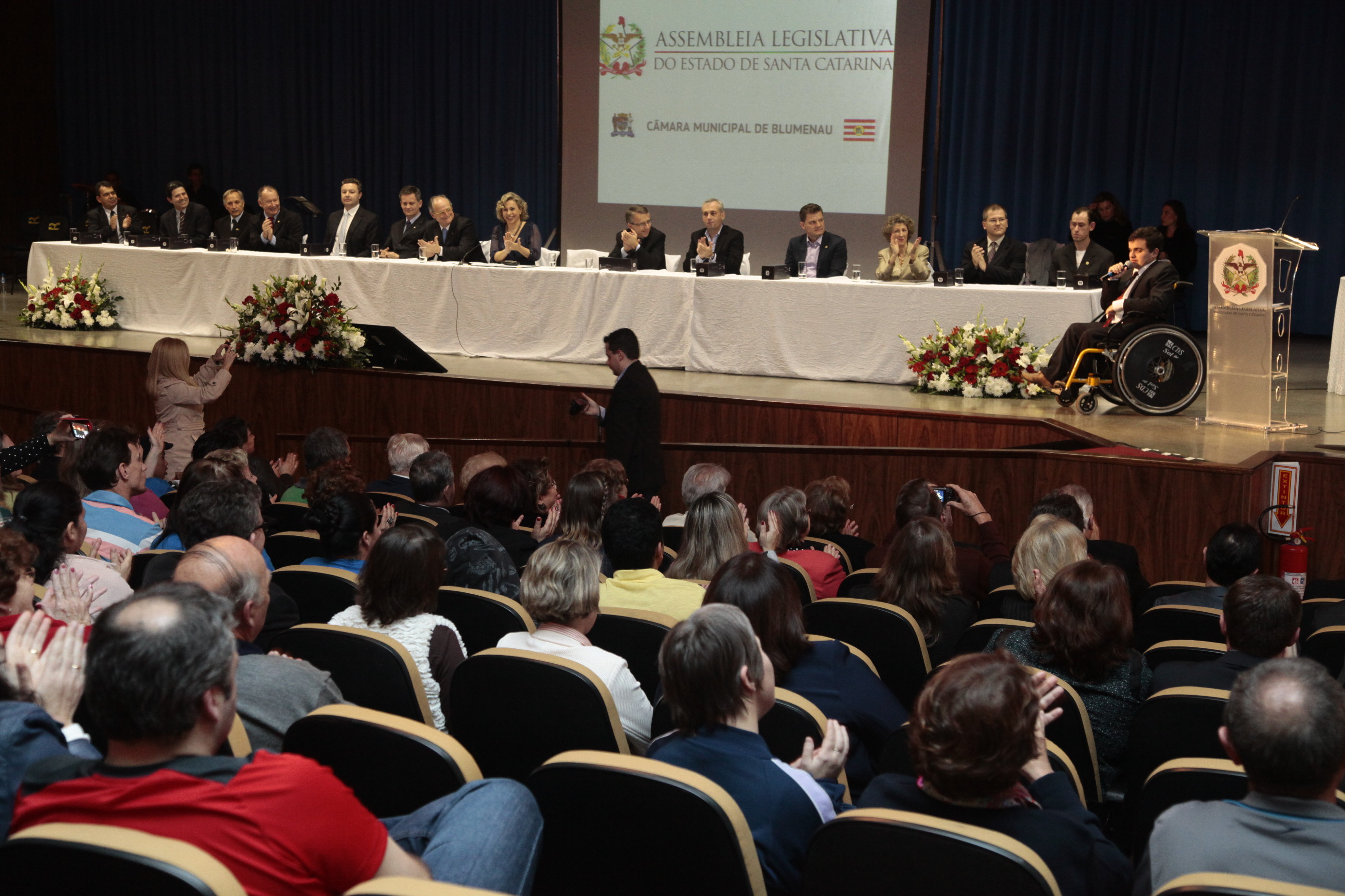 Sessão Solene em homenagem à Associação de Pais e Amigos dos Excepcionais (APAE) de Blumenau pela passagem dos seus 50 anos. Foto: Miriam Zomer/Agência AL