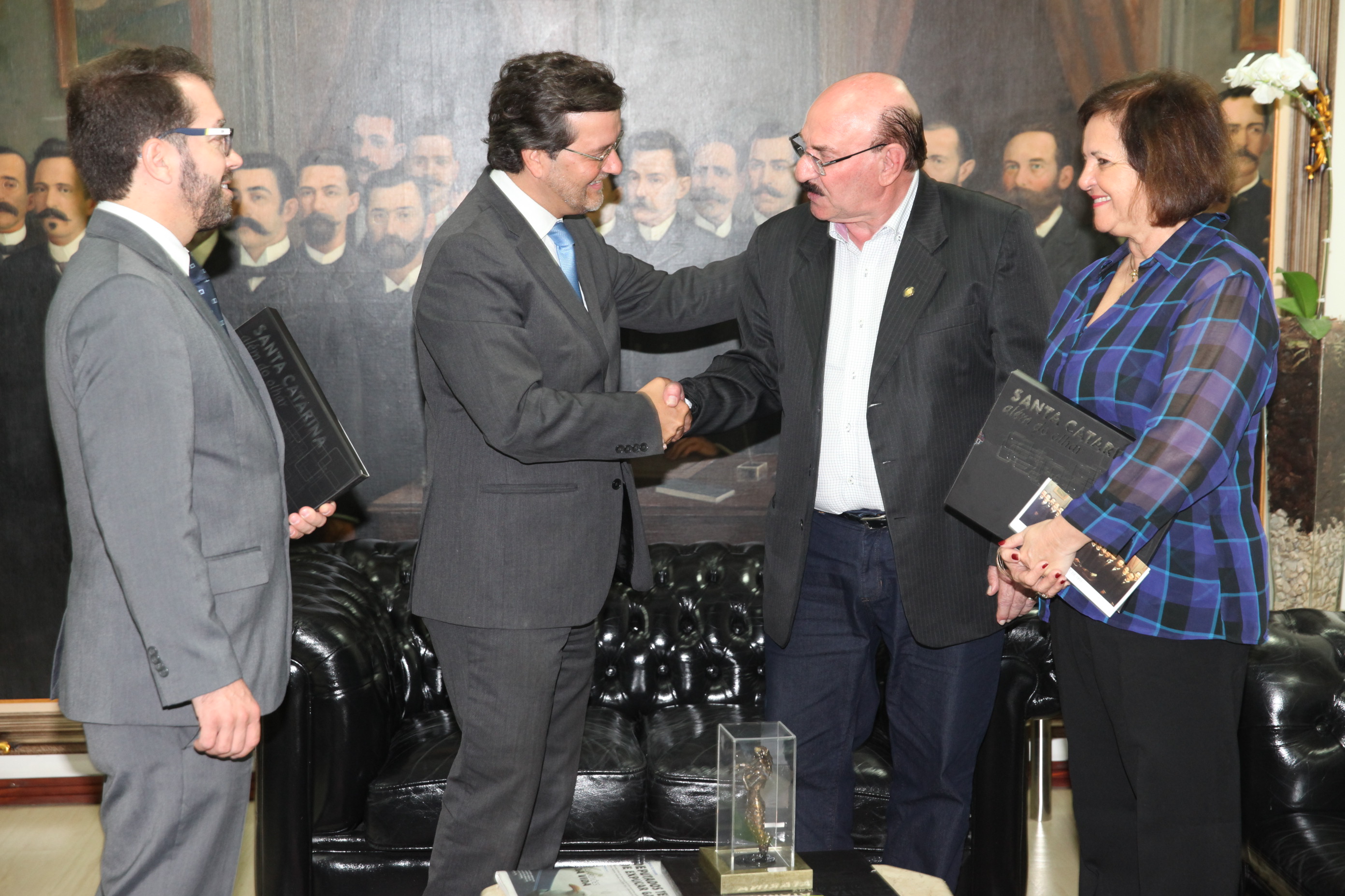 Deputado Manoel Mota (PMDB) recepciona o Deputado José Andrade da Assembleia Legislativa do Governo da Região Autônoma de Açores. Foto: Fábio Queiroz / Agência AL
