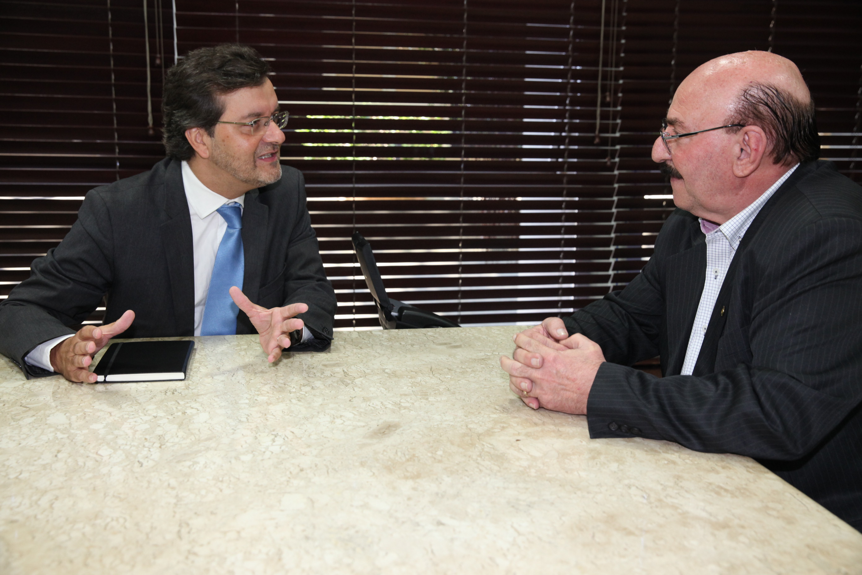 Deputado Manoel Mota (PMDB) recepciona o Deputado José Andrade da Assembleia Legislativa do Governo da Região Autônoma de Açores. Foto: Fábio Queiroz / Agência AL