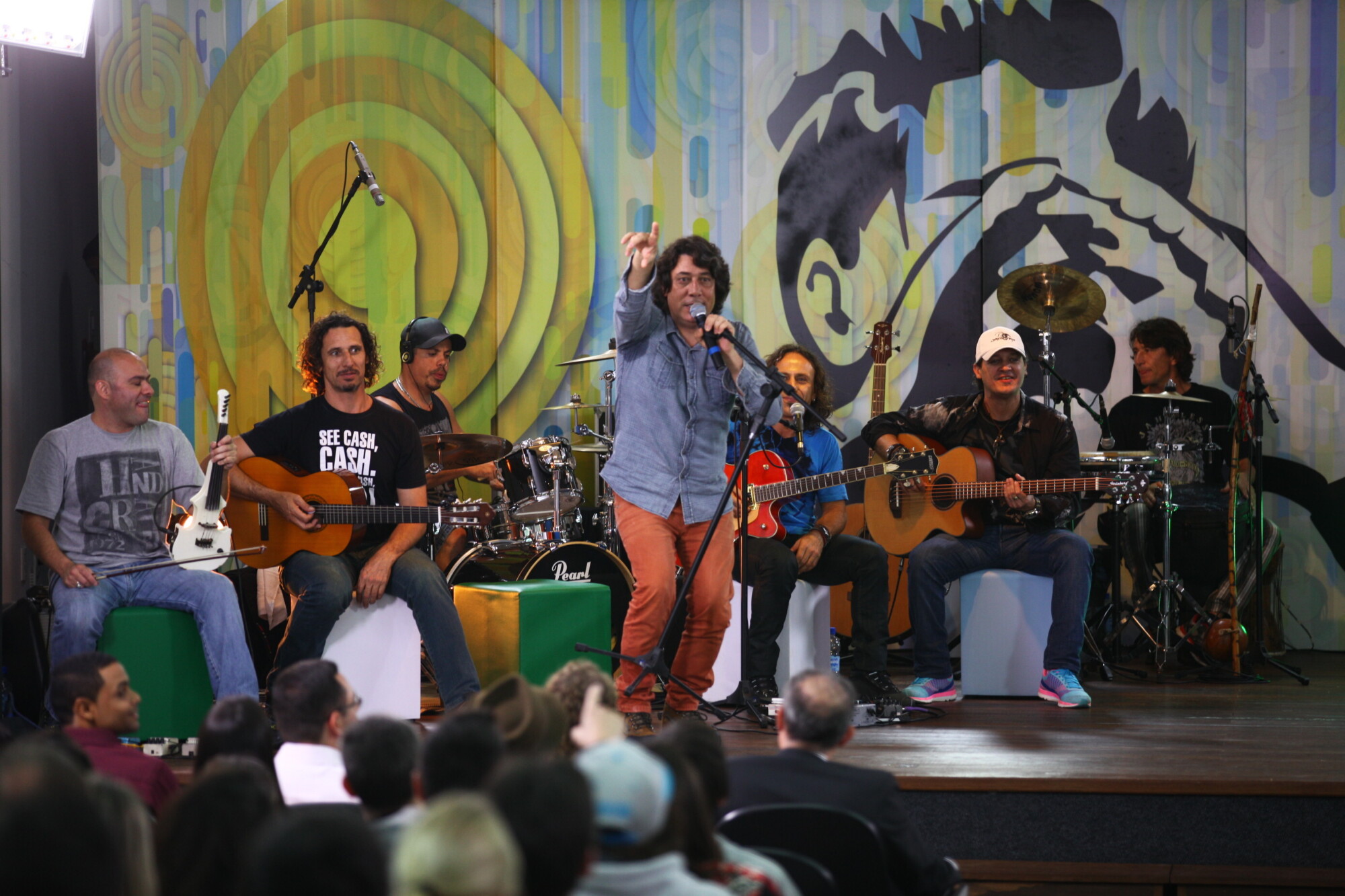 Banda Dazaranha anima o público. FOTO: Solon Soares/Agência AL