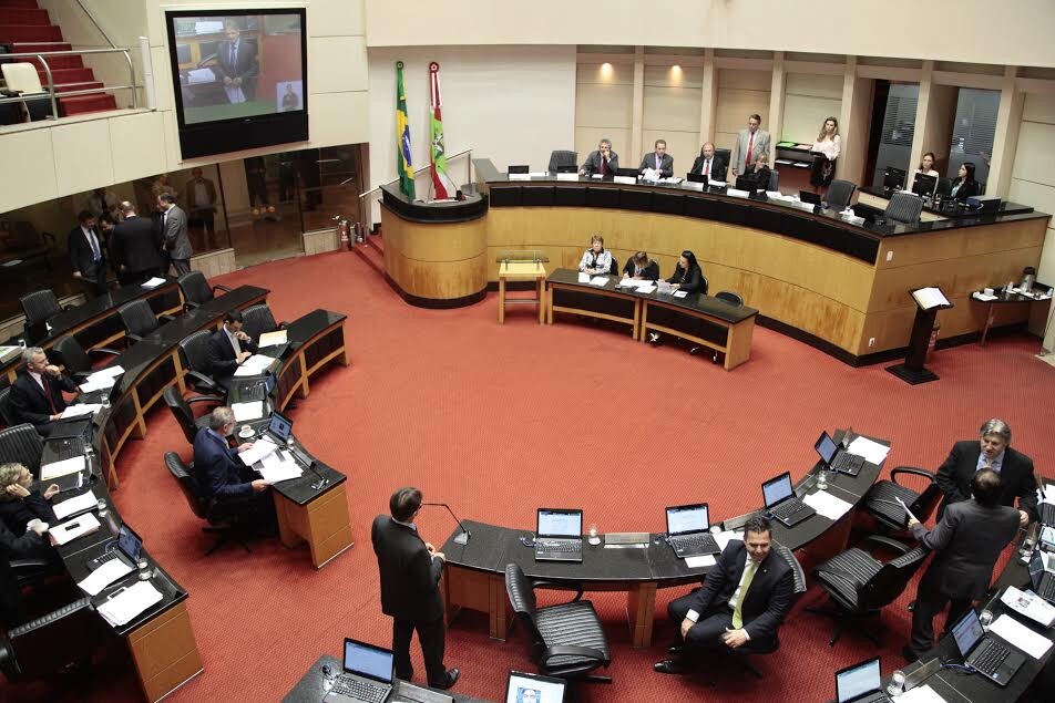 Assembleia retoma debates sobre o Plano Estadual de Educação
