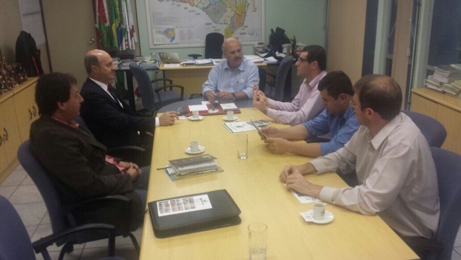 Deputado Zé Milton em reunião na Epagri