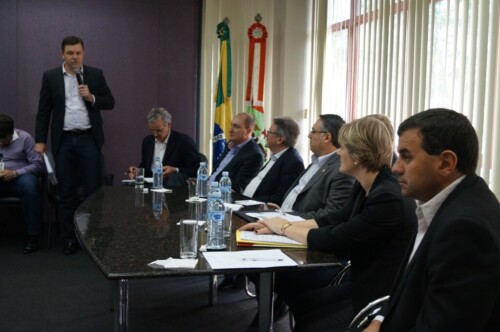 Prefeitos e deputados cobram compromisso do governo do Estado para reconstruir cidades