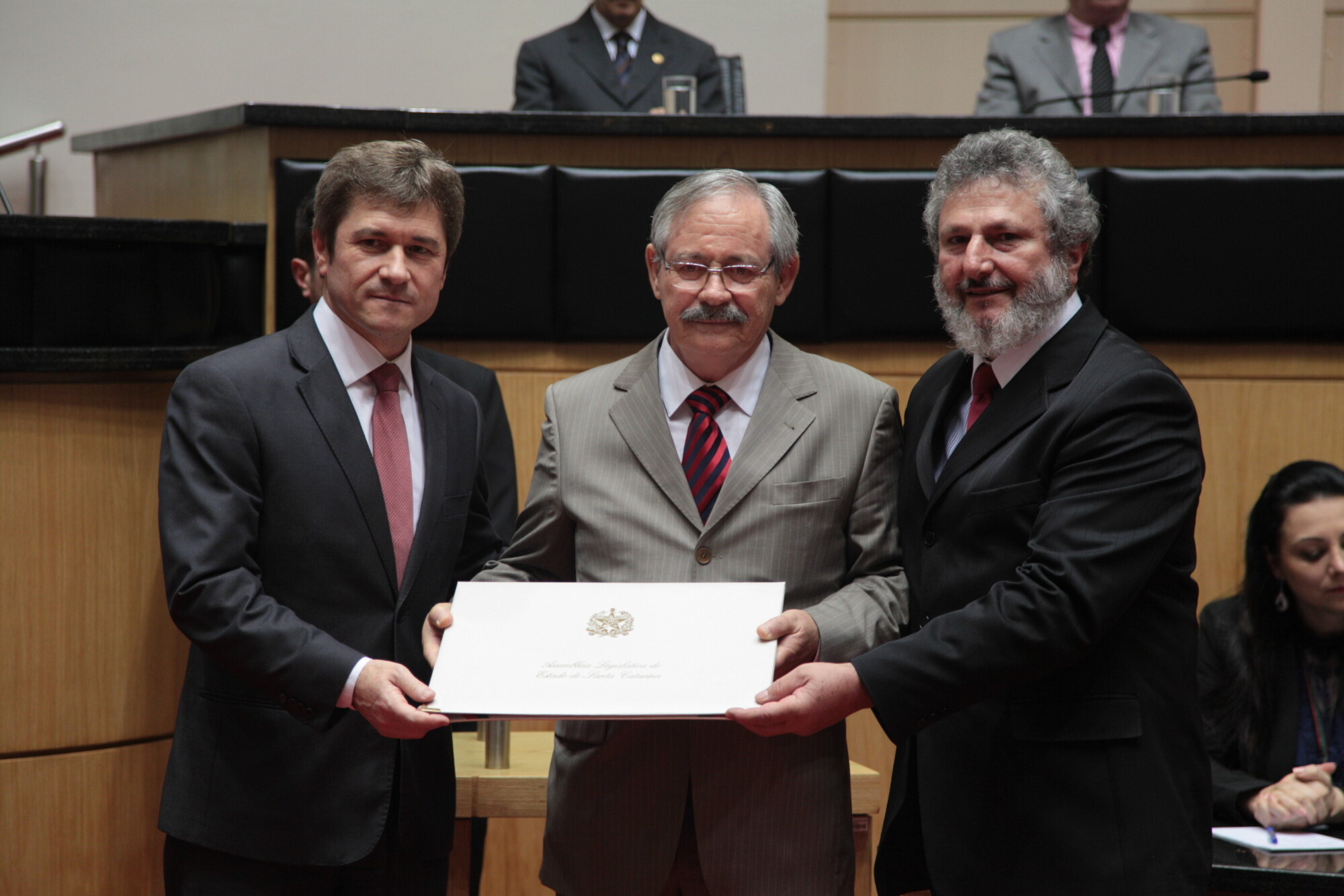 Deputados José Nei Ascari e Padre Pedro Baldissera foram autores do projeto para concessão de título in memoriam a médico que viveu em Santa Catarina.