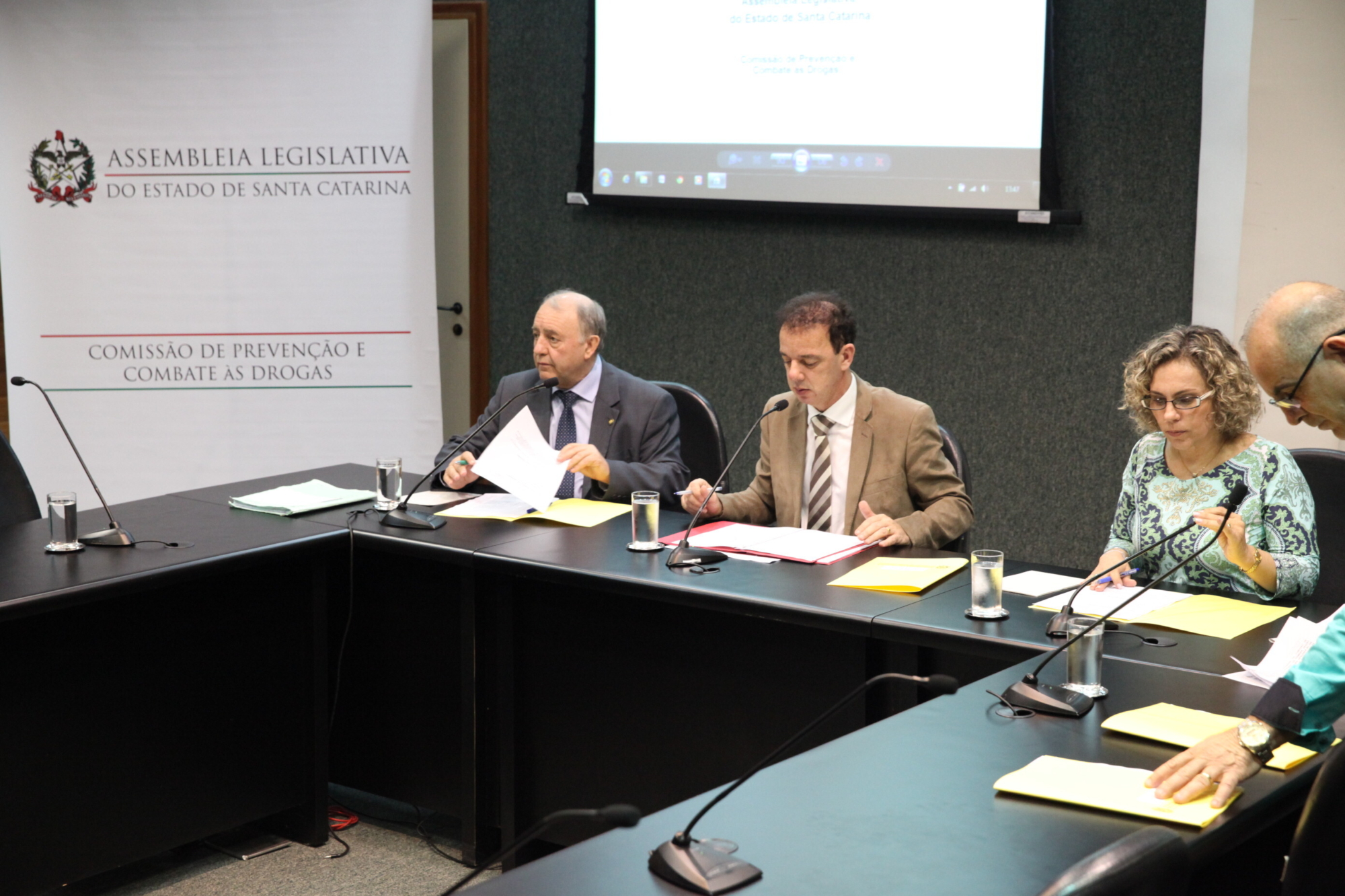 Deputados debatem início dos atendimentos do Programa Reviver II