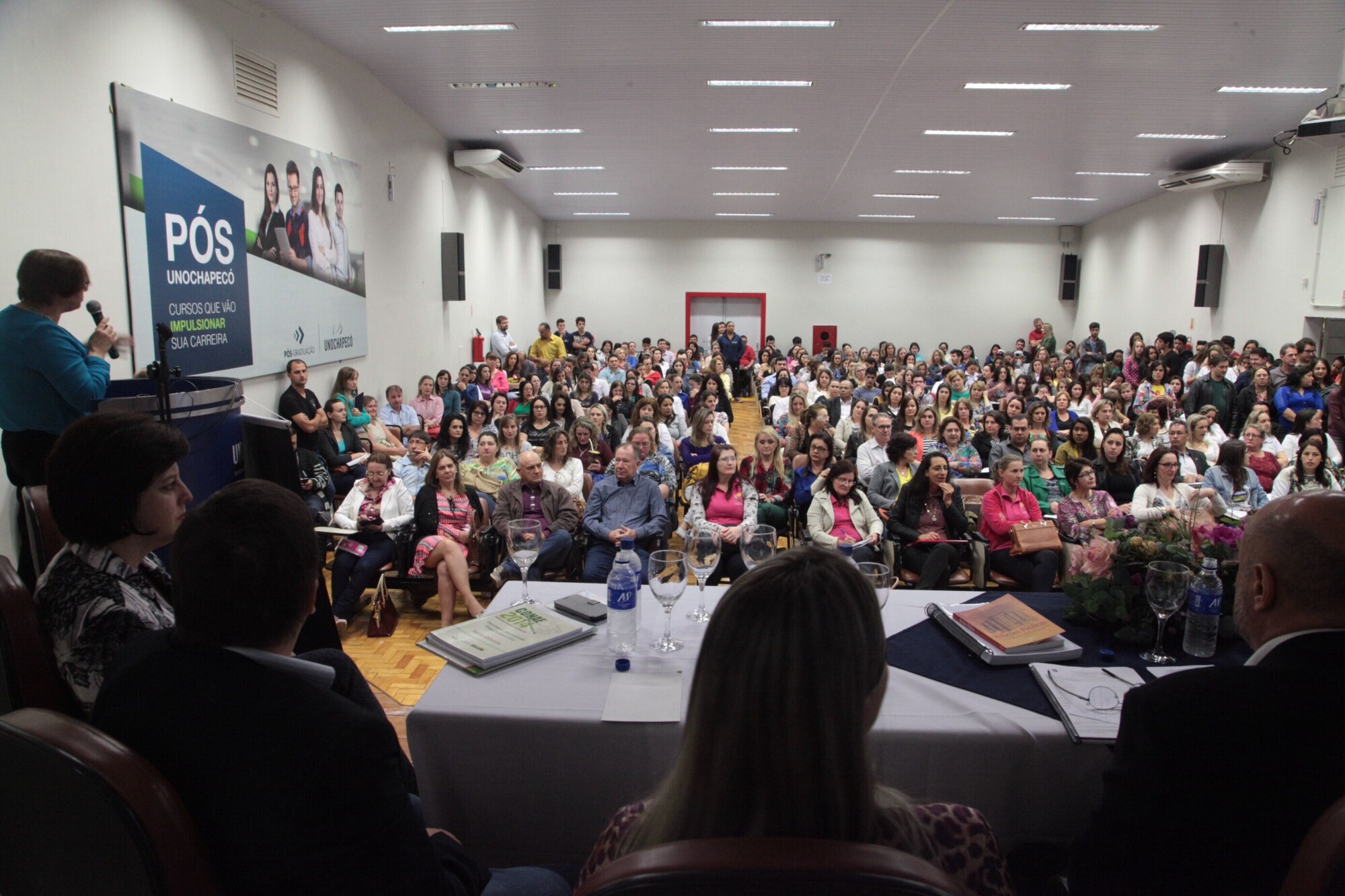 Auditório ficou pequeno para o grande número de pessoas interessadas em participar. Foto: Solon Soares/Agência AL