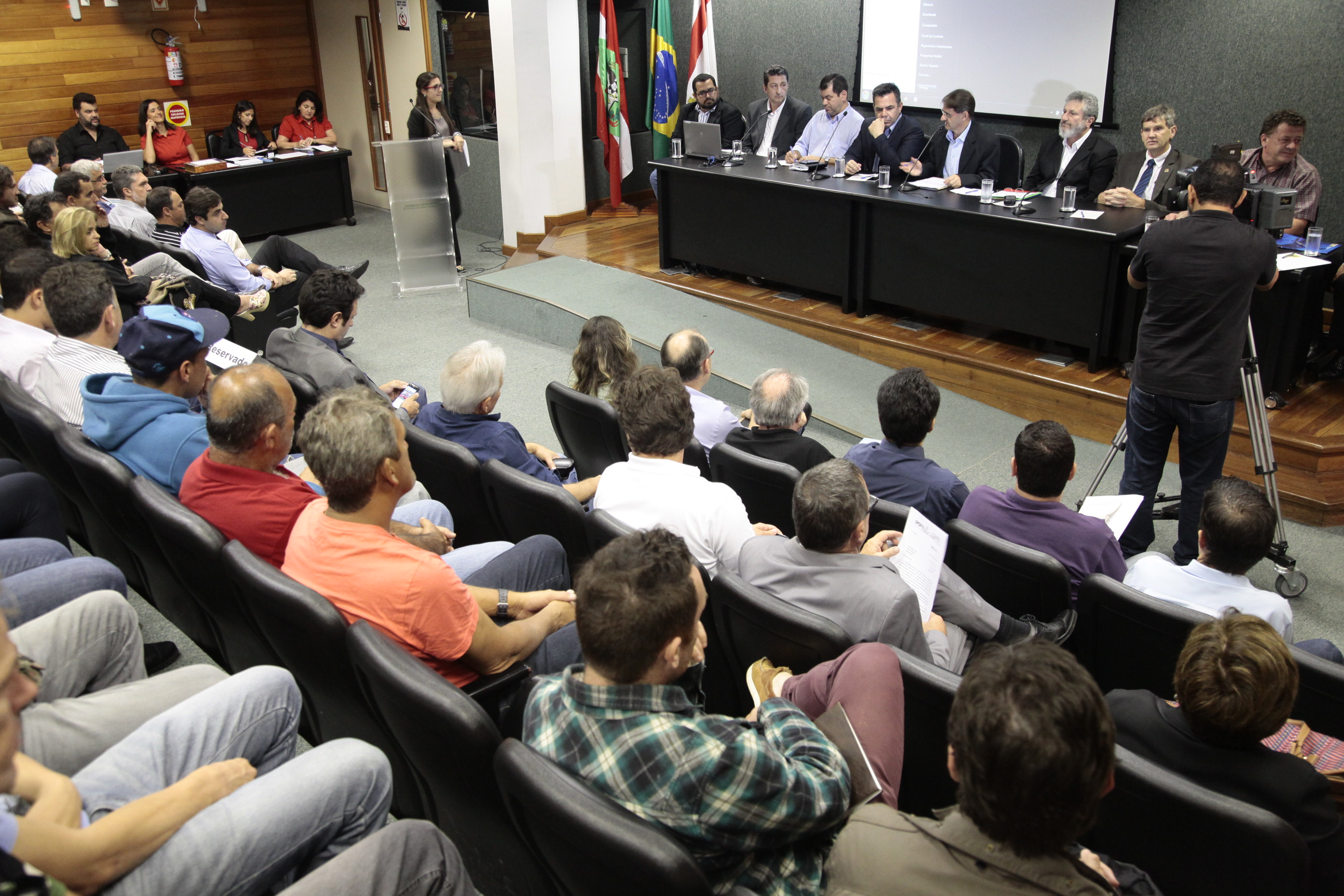 Audiência Pública para discutir os problemas relacionados à atividade pesqueira e aquícola. Fotos: Miriam Zomer/Agência AL