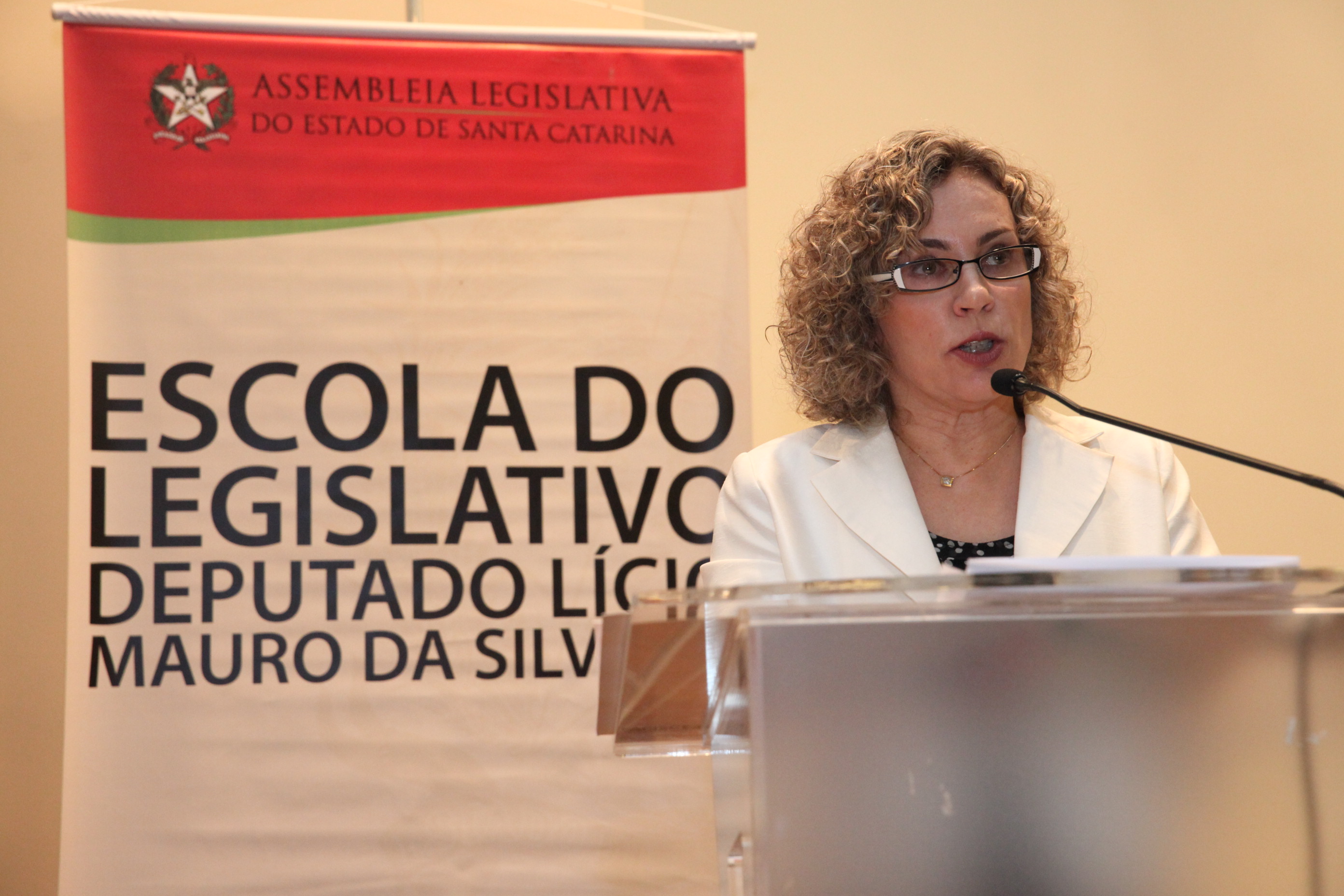 Deputada Ana Paula Lima. Dia Estadual da Mulher Empresária. Foto: Fábio Queiroz / Agência AL
