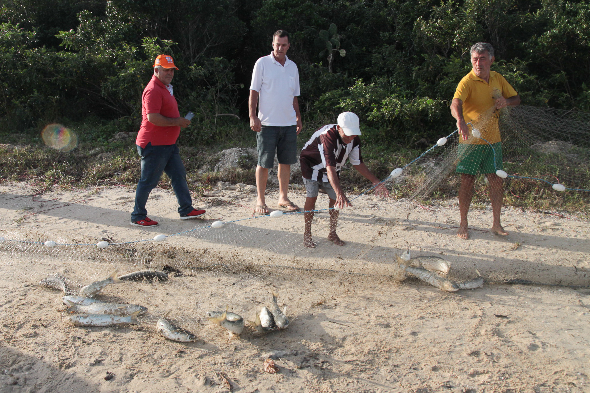 Pescadores Sul da Ilha. Foto: Eduardo Guedes de Oliveira / Agência A