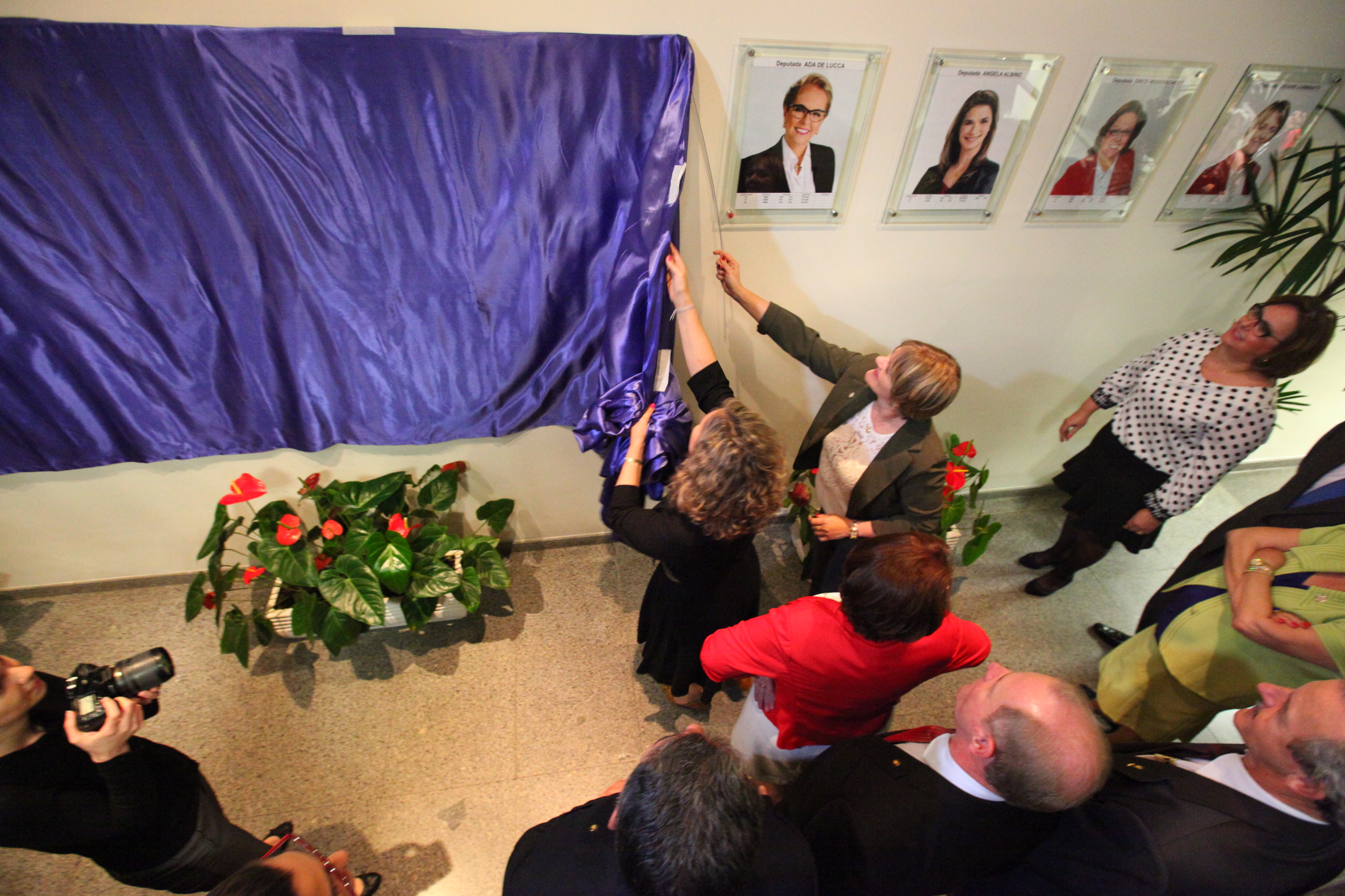 Inauguração da Galeria Lilás