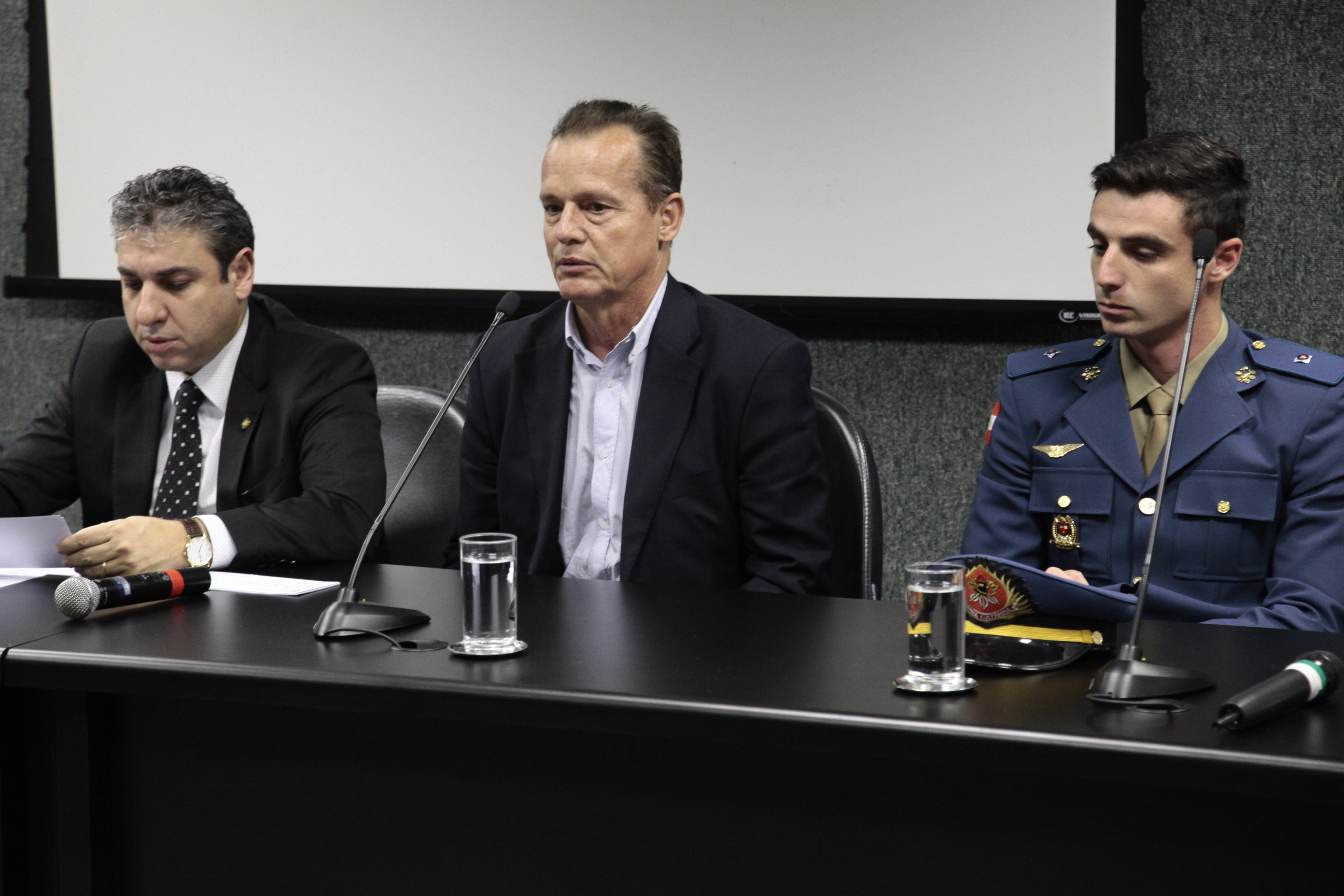 Audiência Pública para debater a questão da segurança dos servidores e usuários nos órgãos públicos estaduais. Foto: Miriam Zomer/Agência AL