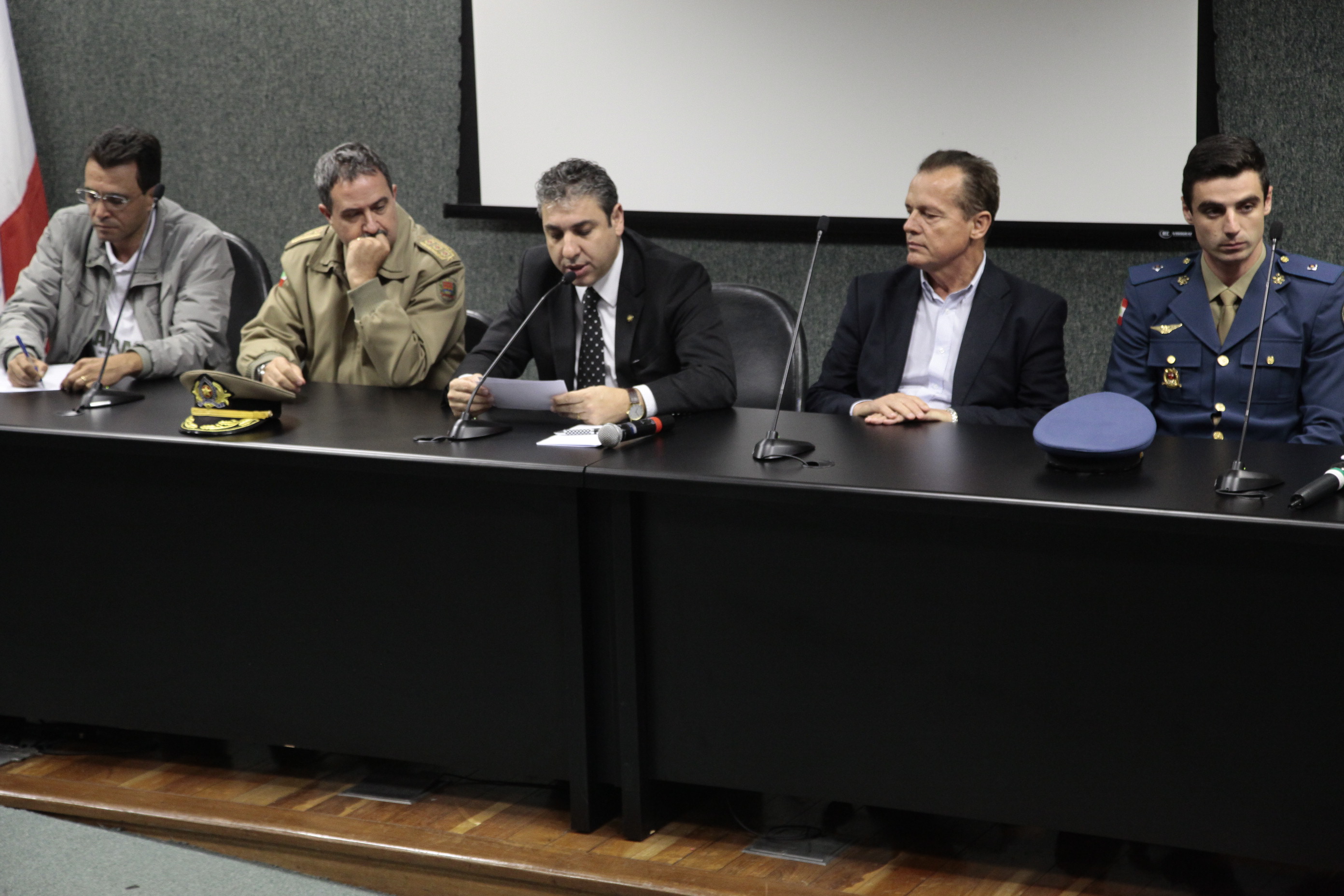 Audiência Pública para debater a questão da segurança dos servidores e usuários nos órgãos públicos estaduais. Foto: Miriam Zomer/Agência AL