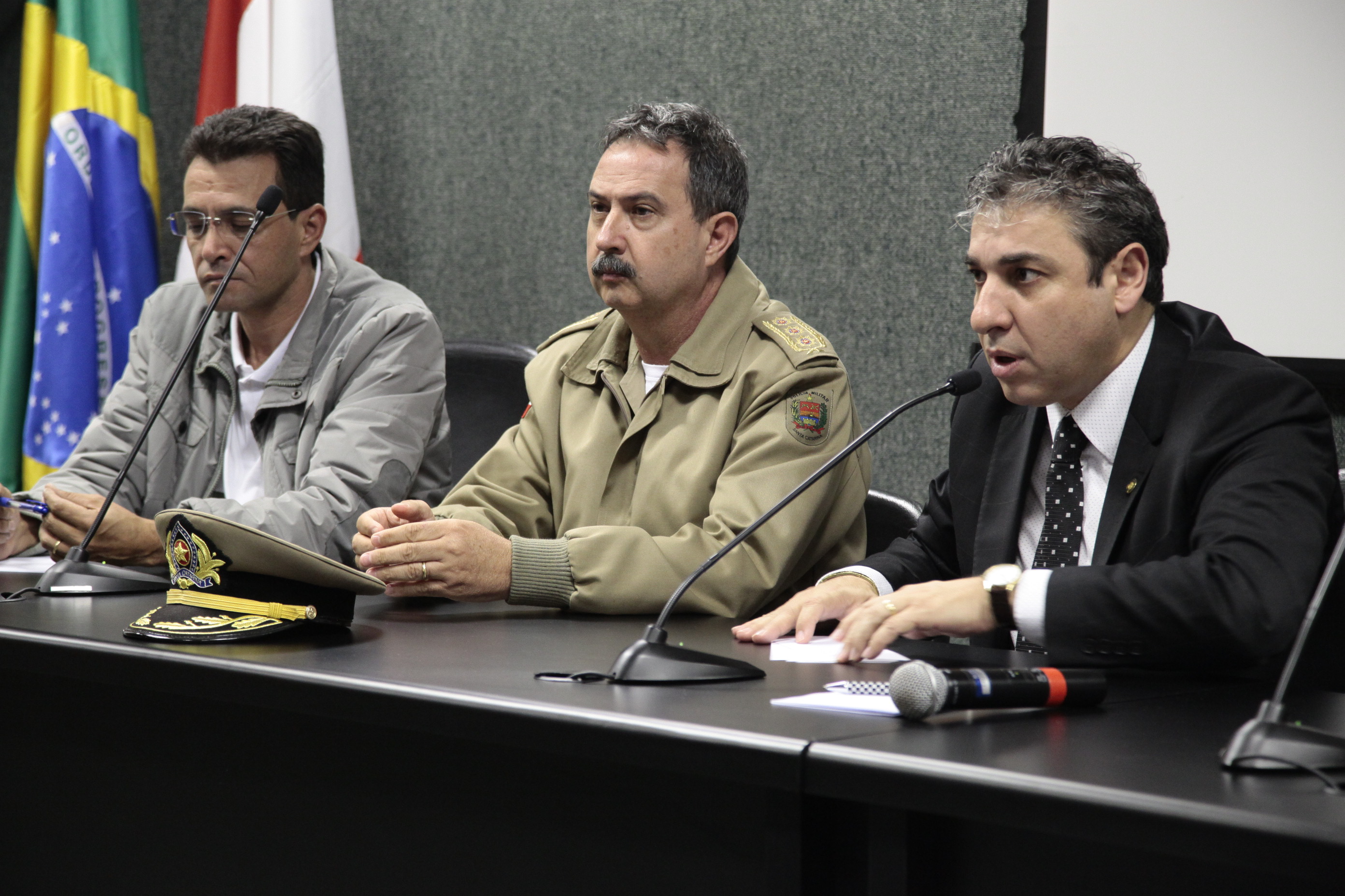 Audiência Pública para debater a questão da segurança dos servidores e usuários nos órgãos públicos estaduais. Foto: Miriam Zomer/Agência AL