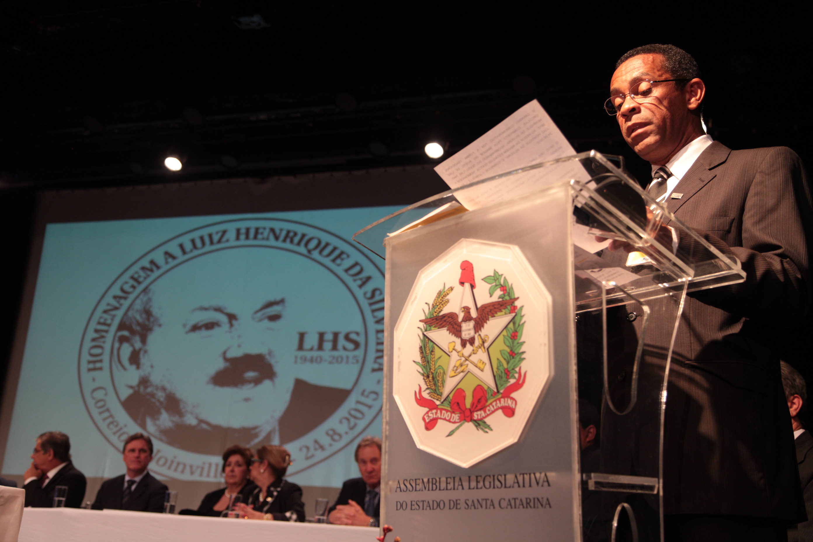 Sesssão Solene em Homenagem a Luiz Henrique da Silveira
