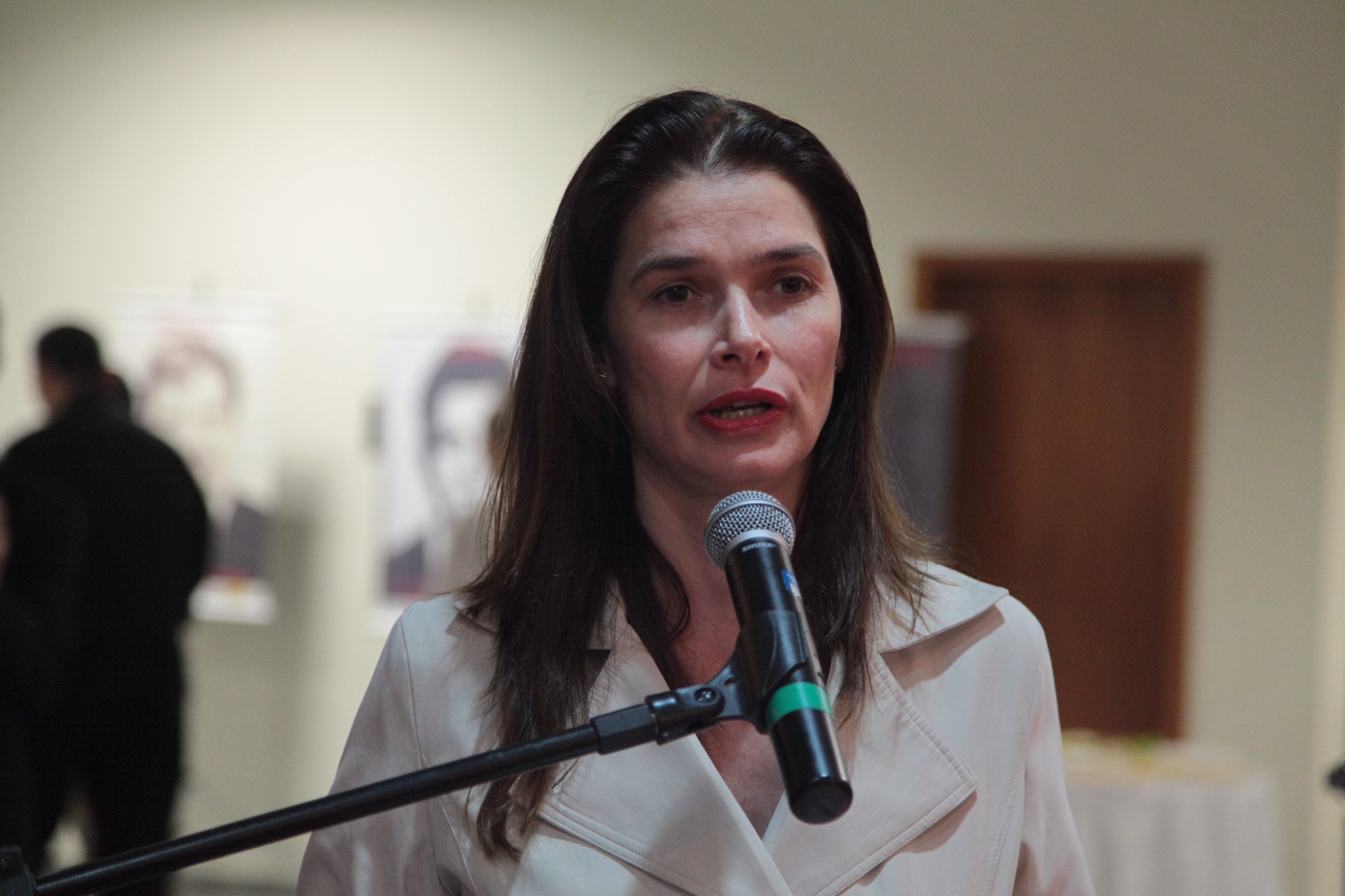 Entrega do Relatório da Comissão da Verdade - Angela Albino