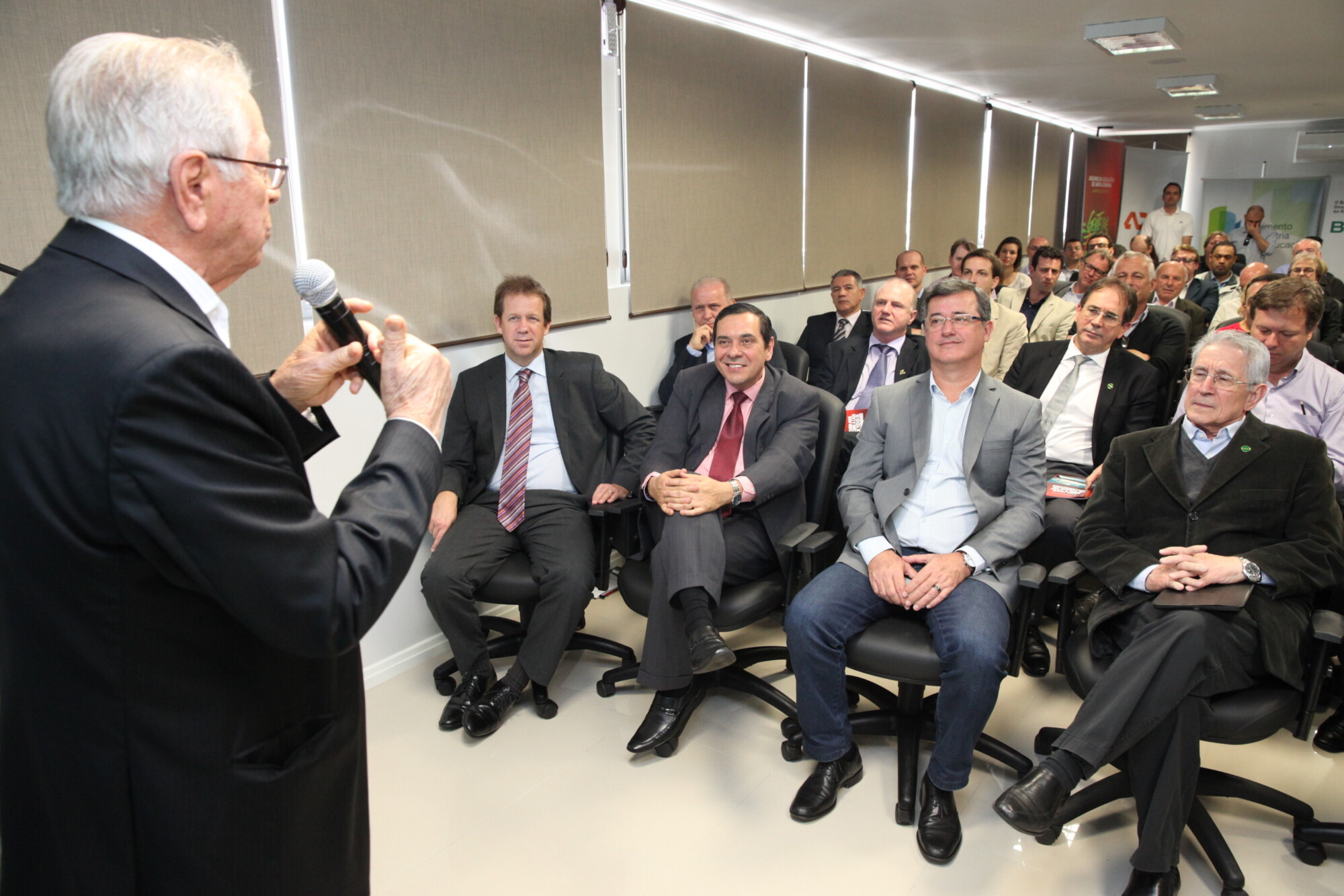 Jornada de Debates da ADI promove valorização do catarinense