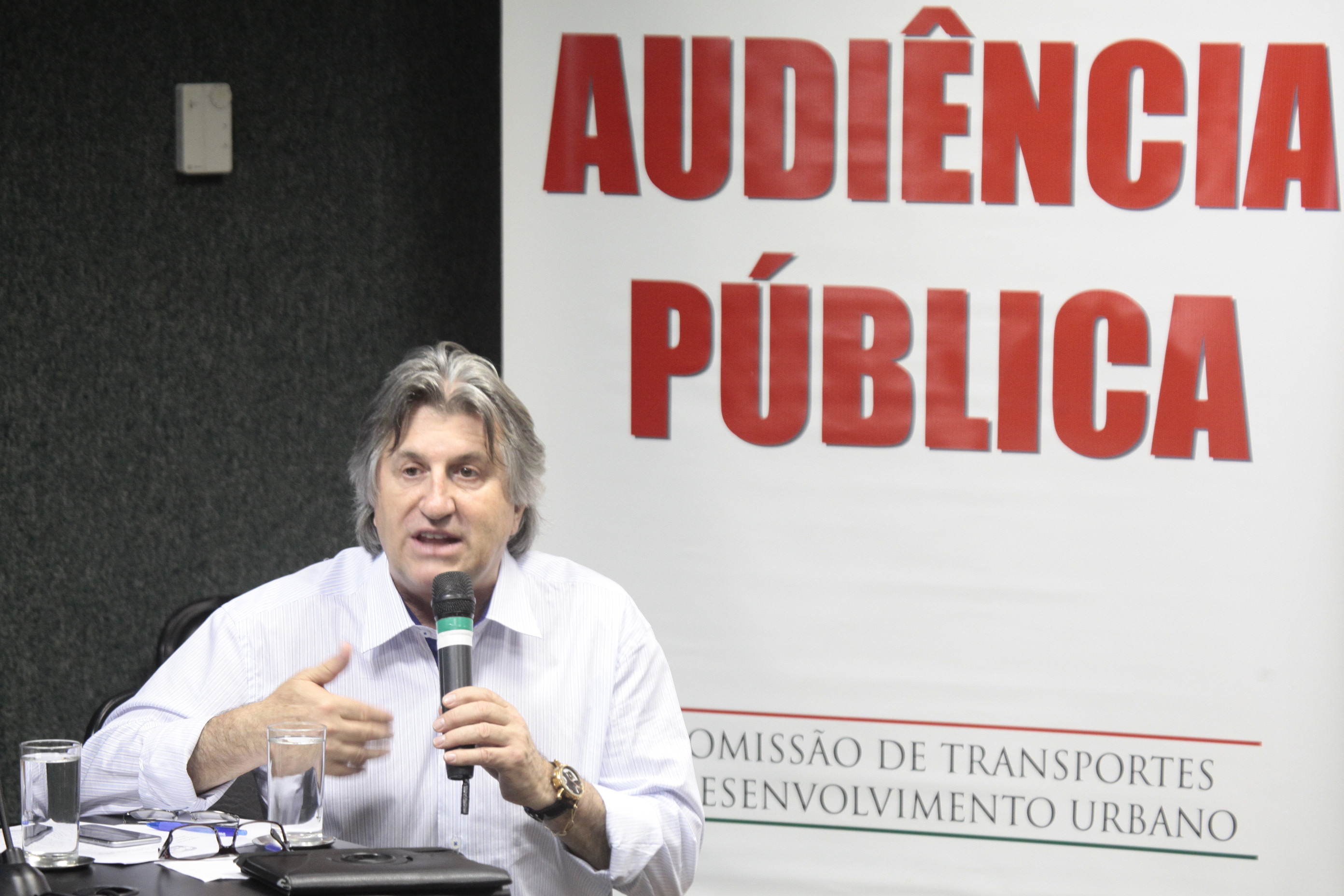 Deputado Leonel Pavan (PSDB) na Comissão de Transportes - Projeto de Revitalização da Rodovia Antonio Heil. foto: Humberto Gesser | Agencia AL