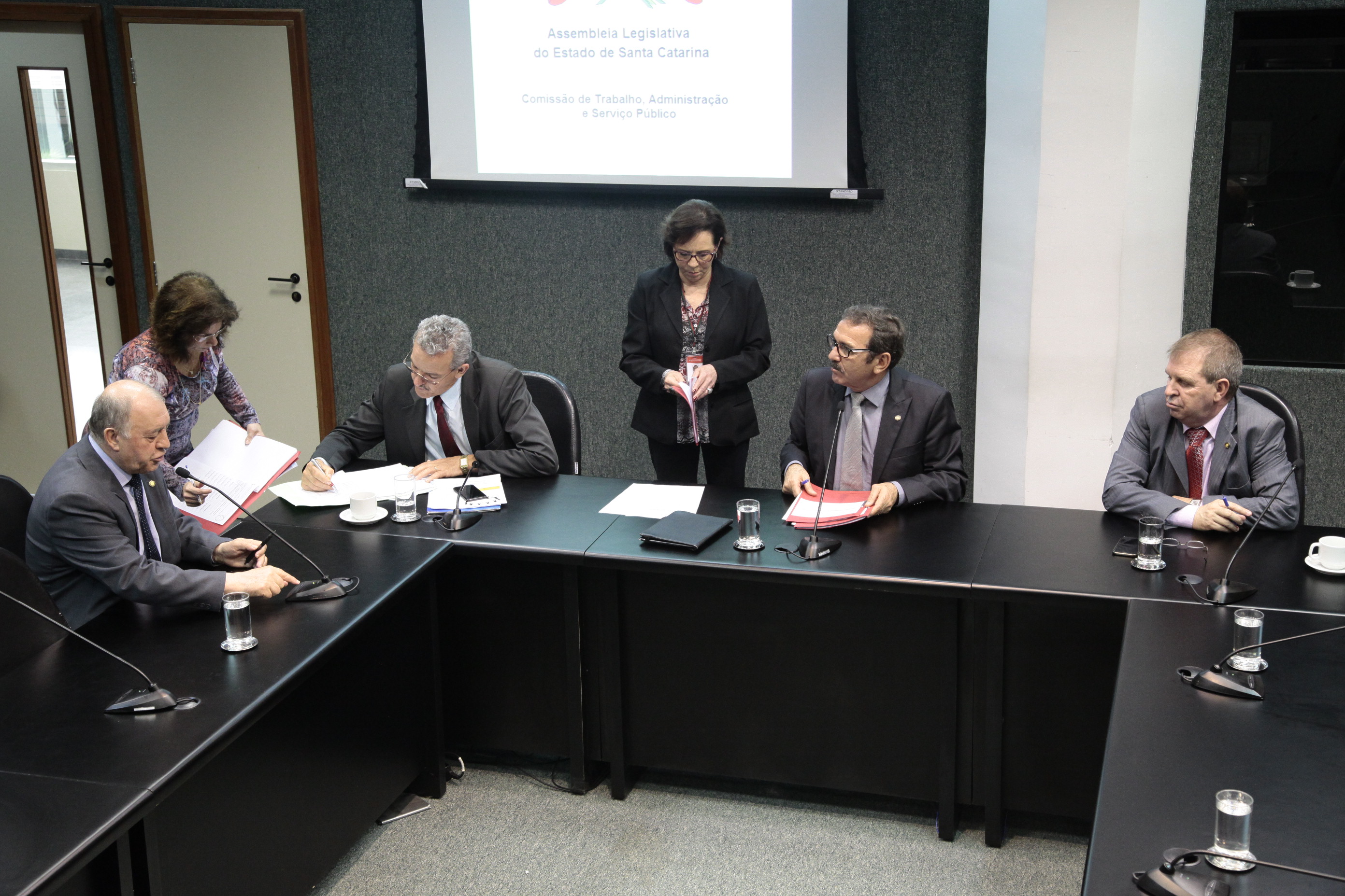 Reunião da Comissão de Trabalho, Administração e Serviço Público. Foto:Miriam Zomer/Agência AL