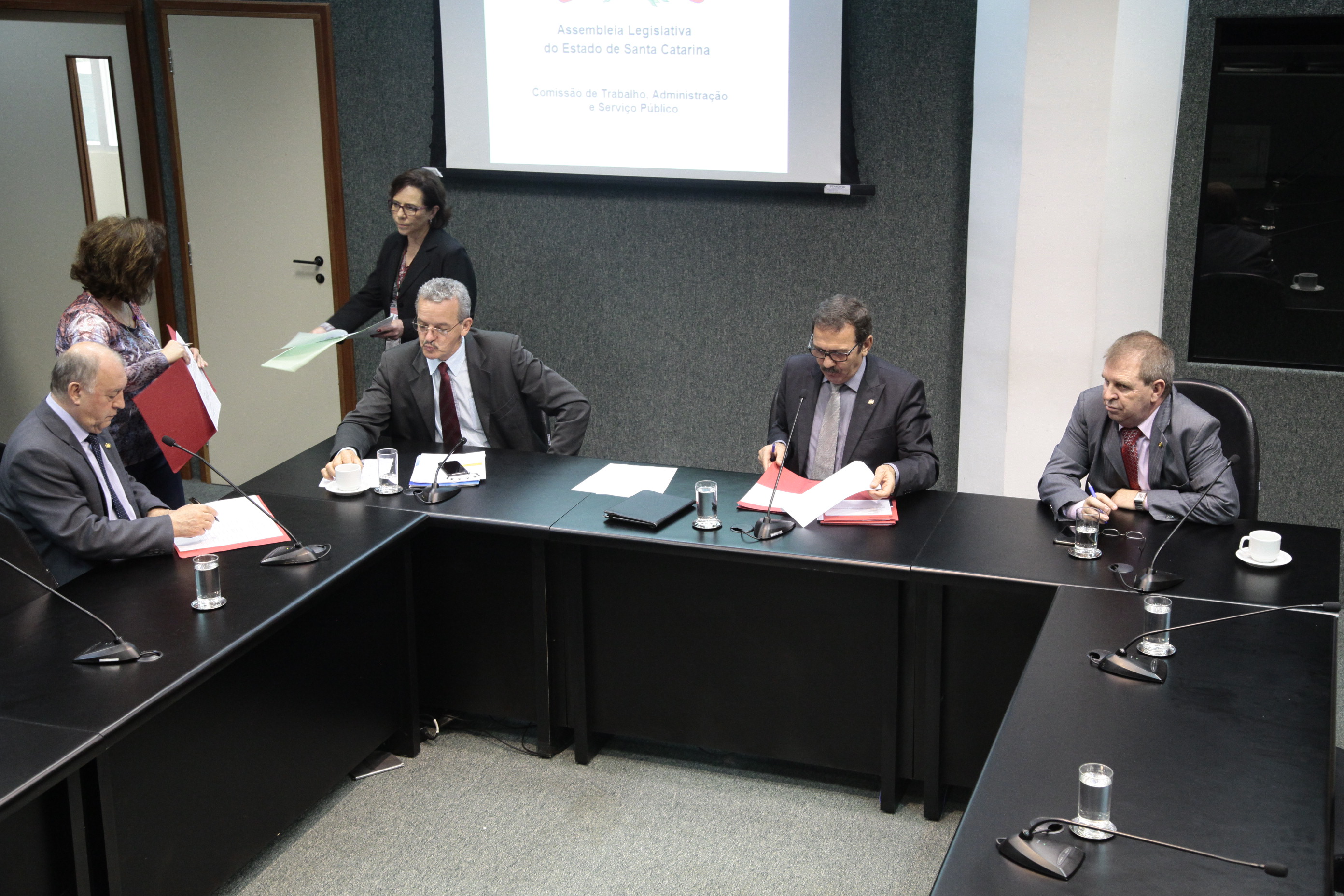 Reunião da Comissão de Trabalho, Administração e Serviço Público. Foto:Miriam Zomer/Agência AL
