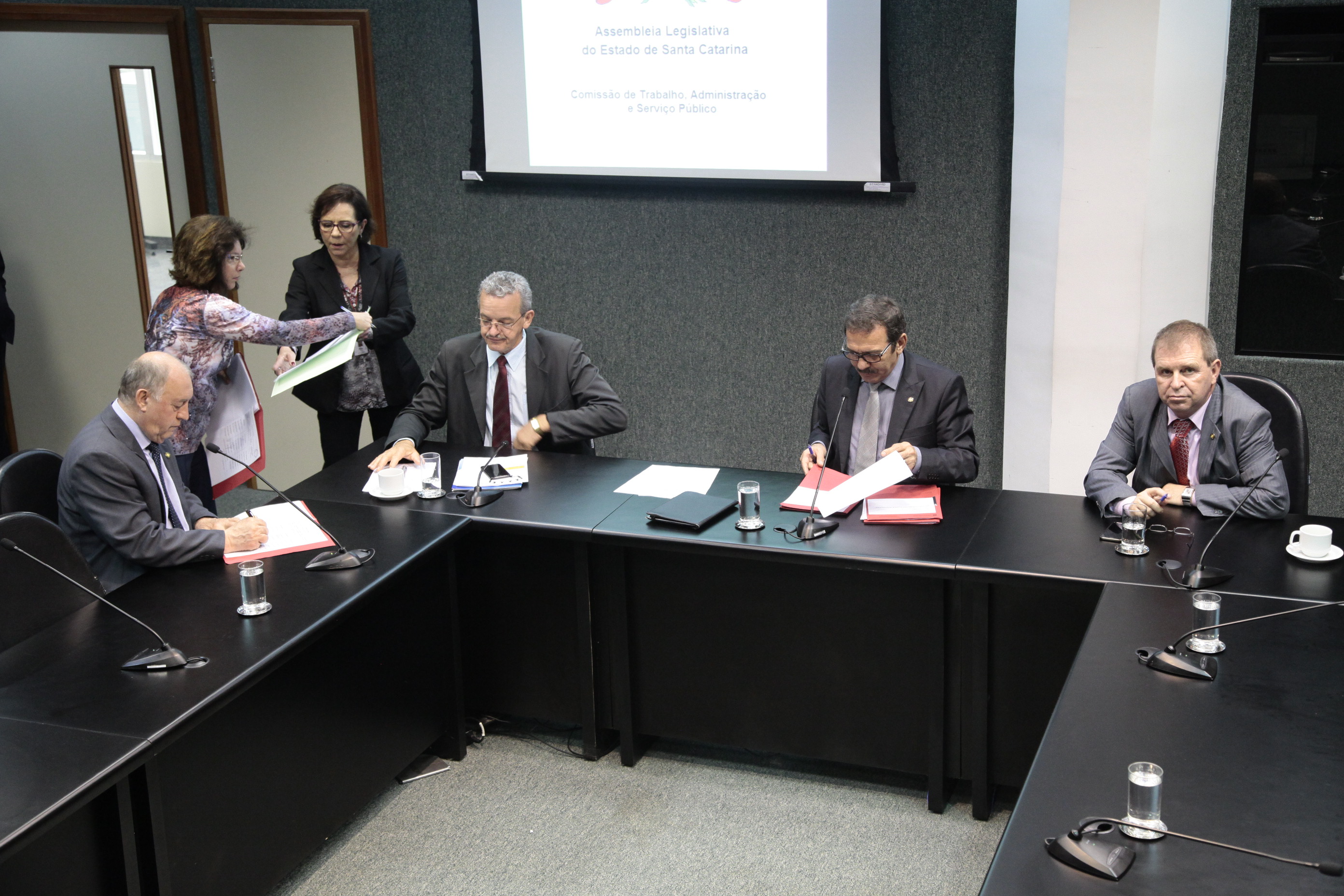 Reunião da Comissão de Trabalho, Administração e Serviço Público. Foto:Miriam Zomer/Agência AL