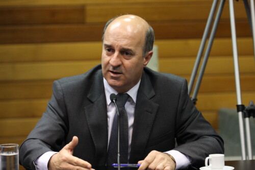 Zé Milton solicita celeridade ao projeto que transforma 10 varas para o interior