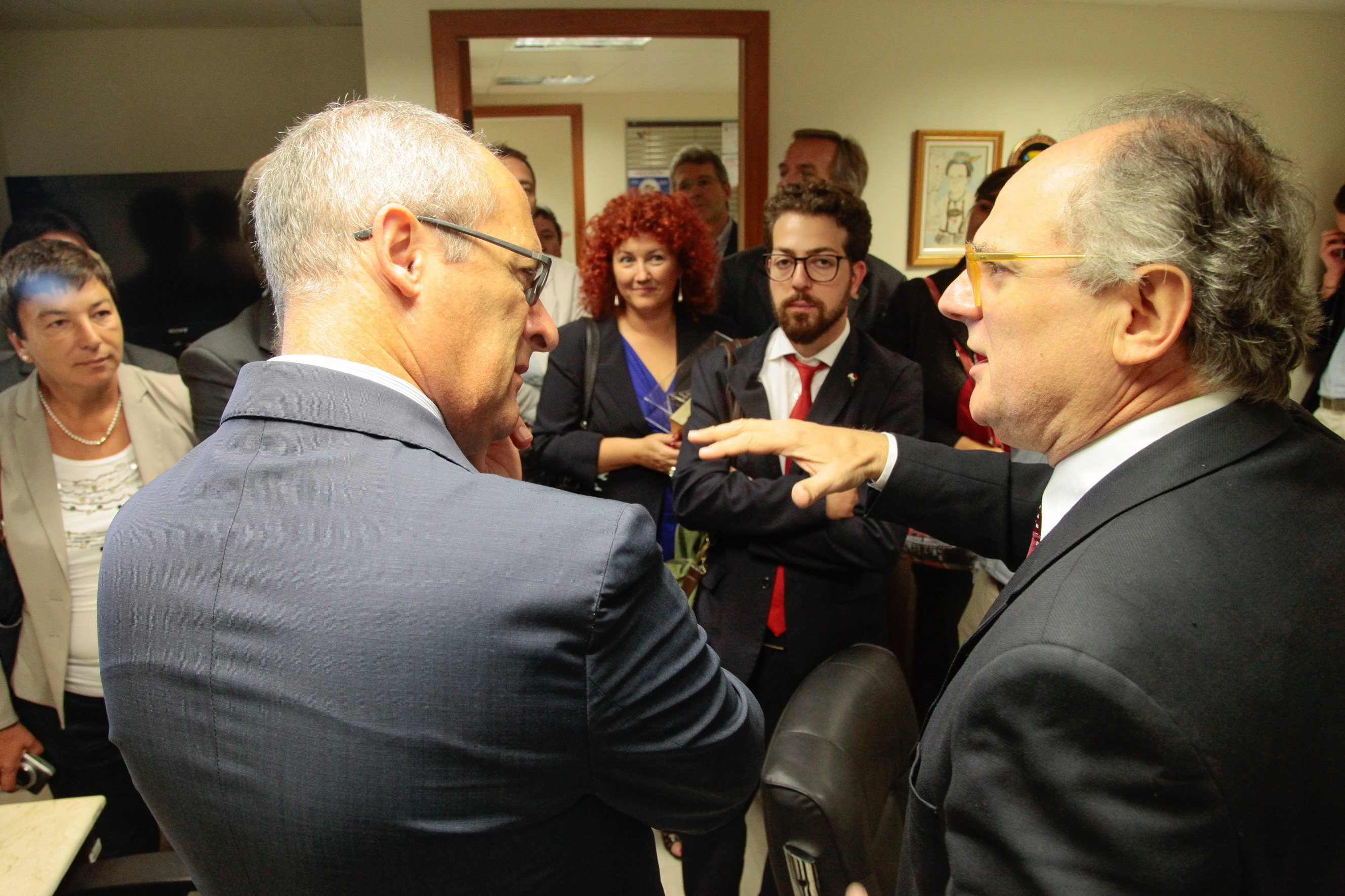 Deputado Vicente Caropreso recebe comitiva Italiana. Foto: Miriam Zomer/Agência AL
