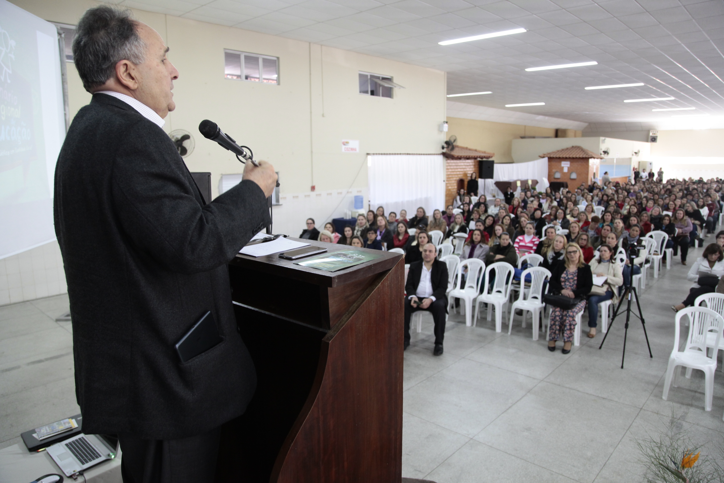 II Seminário Regional sobre Educação, realizado na cidade de Urussanga. Senador Cristovam Buarque. Foto: Miriam Zomer/Agência AL