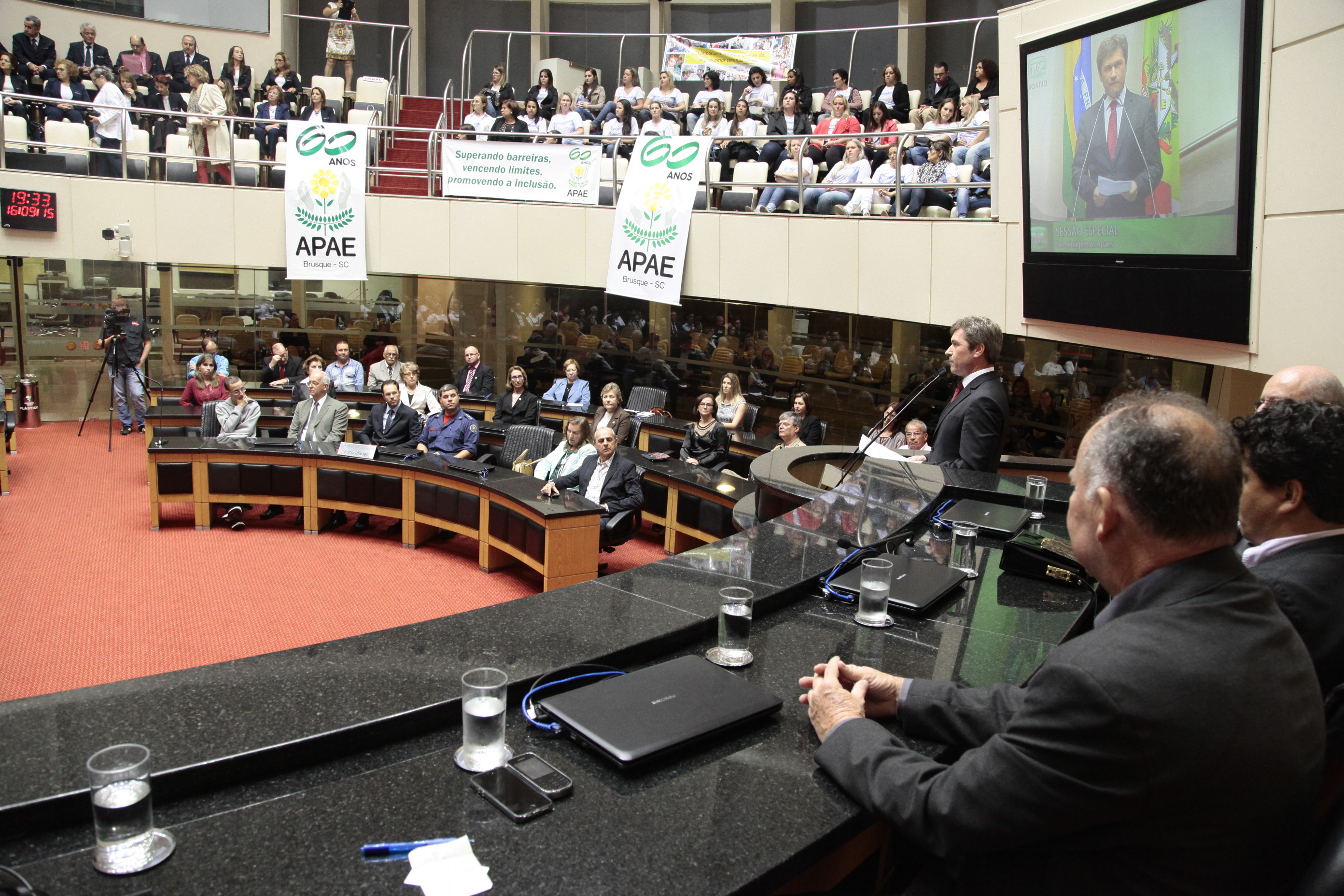 Sessão Especial em comemoração aos 60 anos da APAE de Brusque e 50 anos das APAEs de Joinville, Blumenau e Lages. Foto: Miriam Zomer/Agência AL