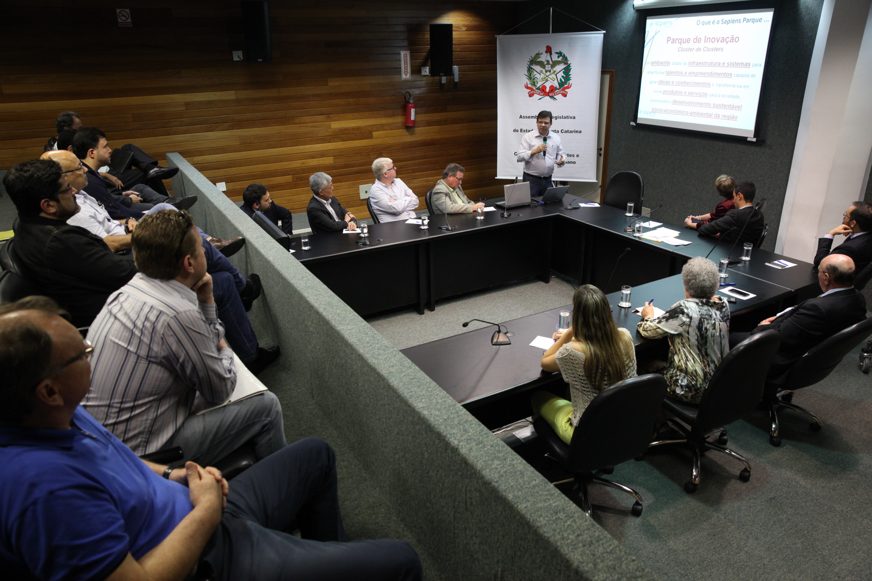 palestra Diretor Sapiens Parque_ foto Eduardo Guedes de Oliveira / Agência AL
