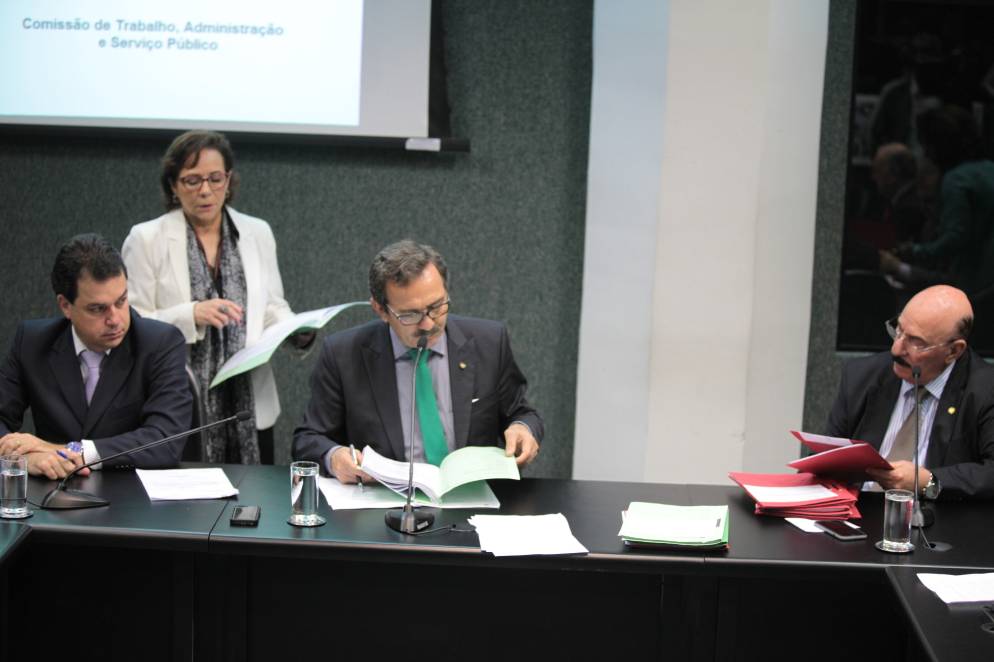 Comissão de Trabalho aprova indenização para defensores públicos